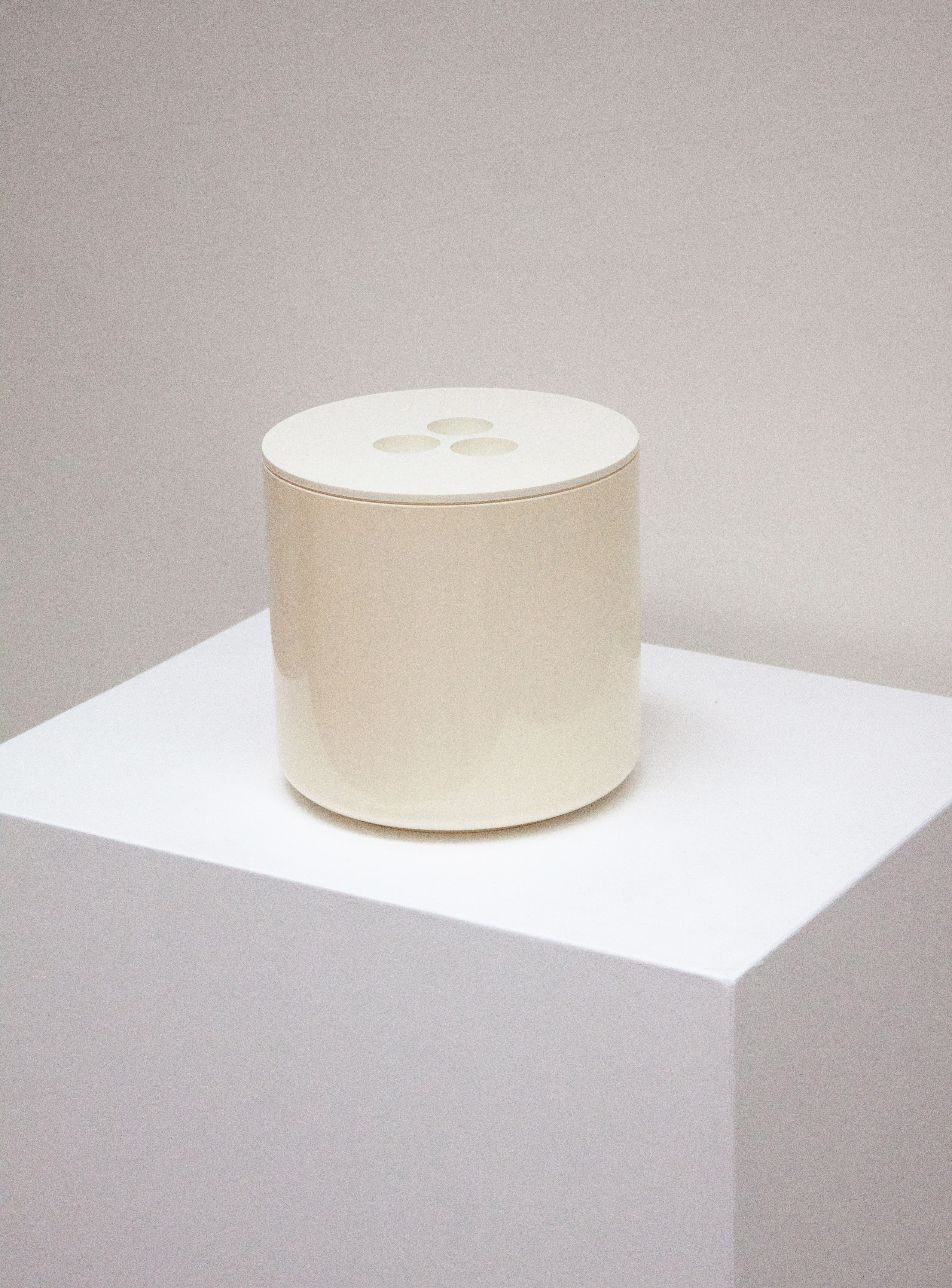 Crayonne Ice Bucket / Storage Container by Martin Roberts (White) - Image 7