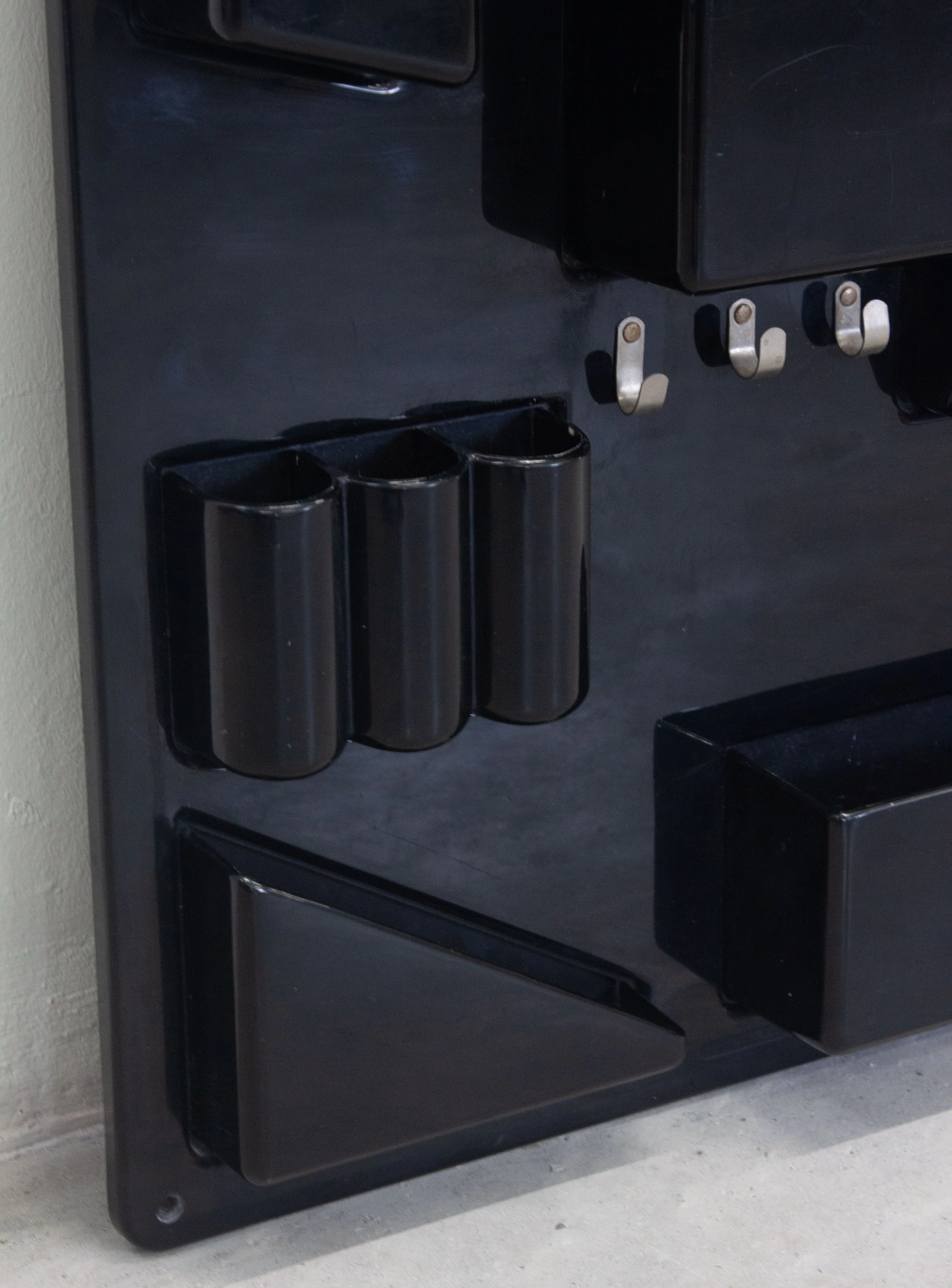 Design M Uten Silo II by Dorothee Maurer-Becker (Black) - Image 3