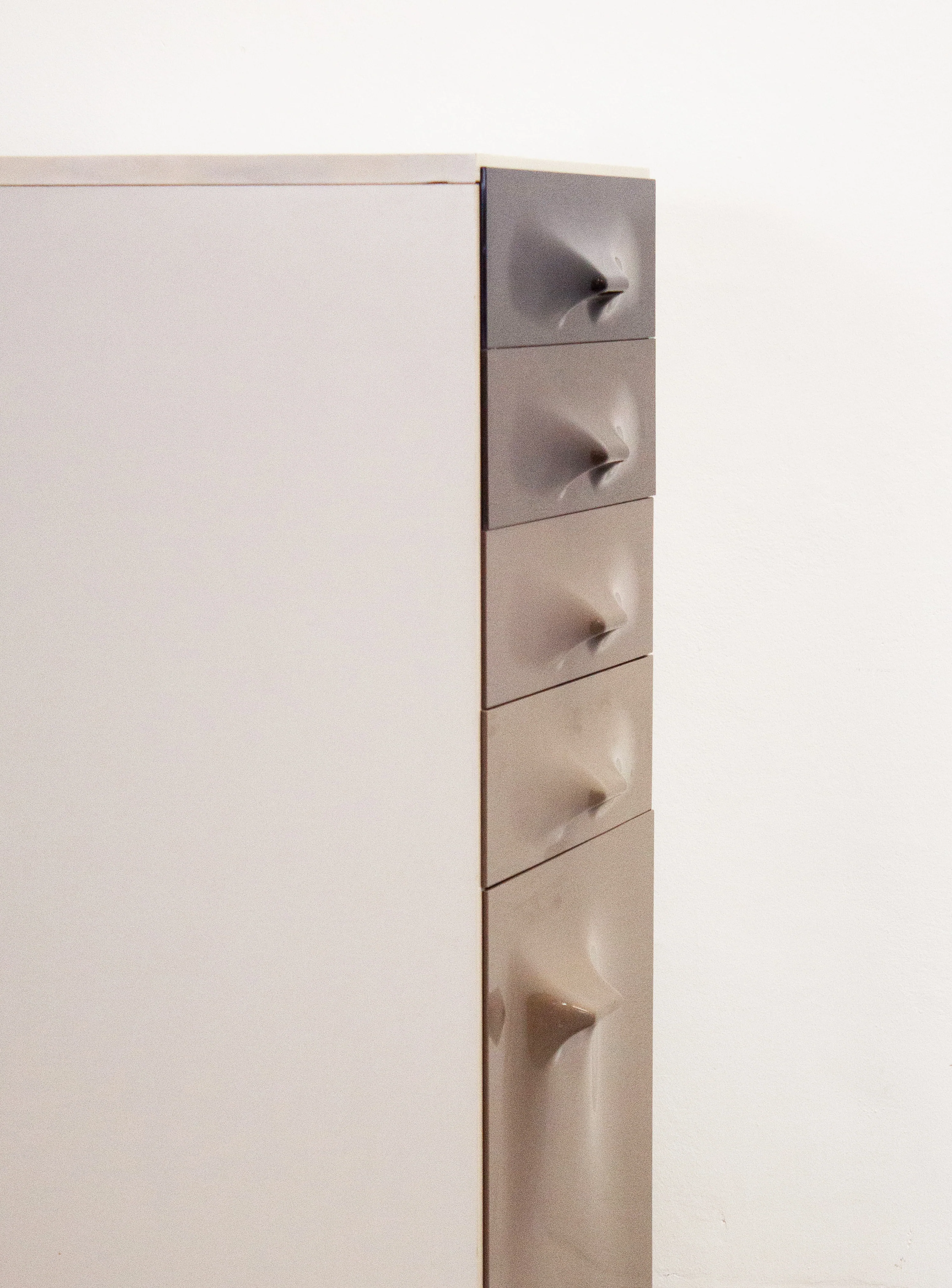 Doubinsky Frères DF2000 Bar Cabinet by Raymond Loewy - Image 14
