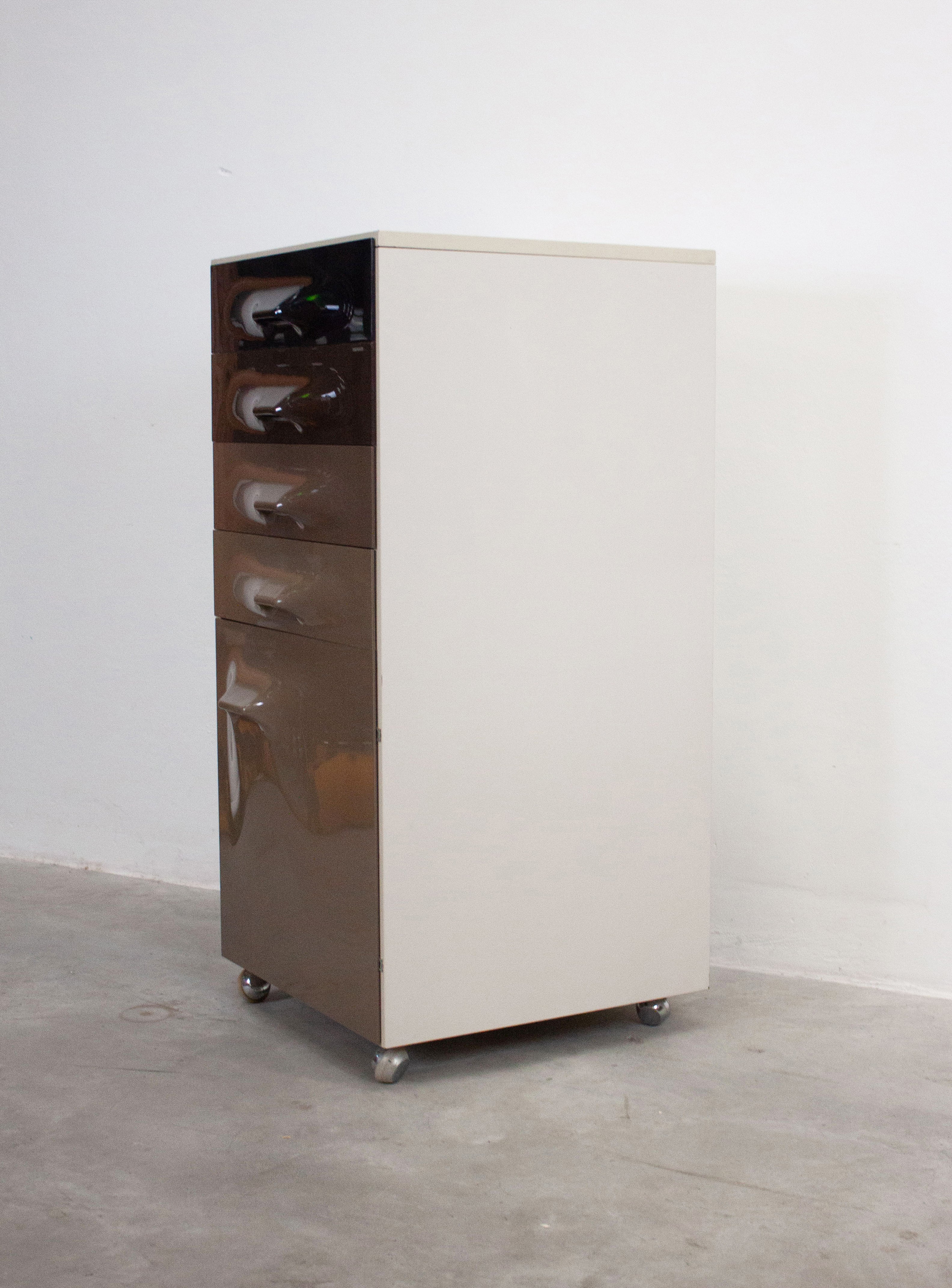 Doubinsky Frères DF2000 Bar Cabinet by Raymond Loewy - Image 17