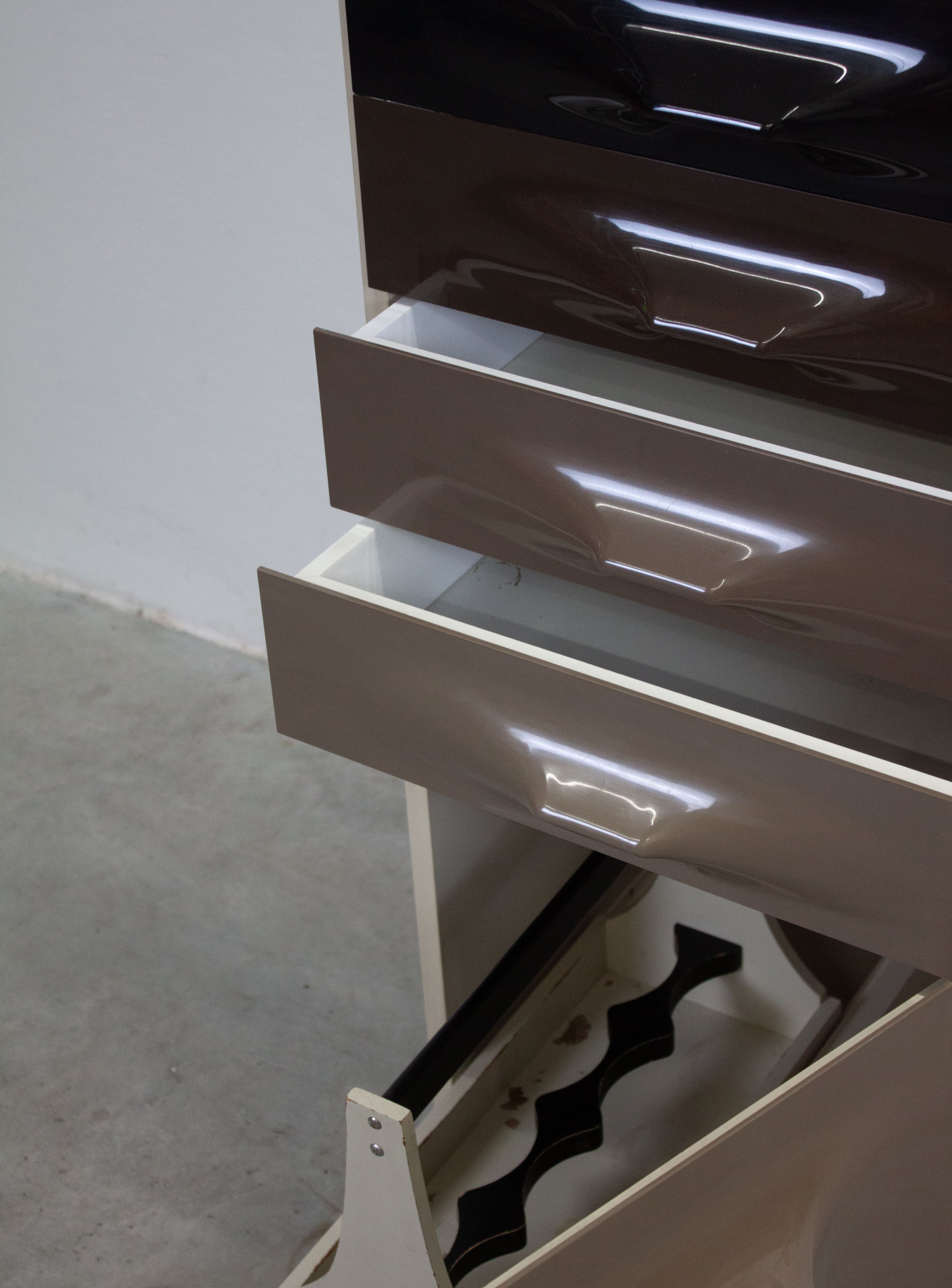 Doubinsky Frères DF2000 Bar Cabinet by Raymond Loewy - Image 18
