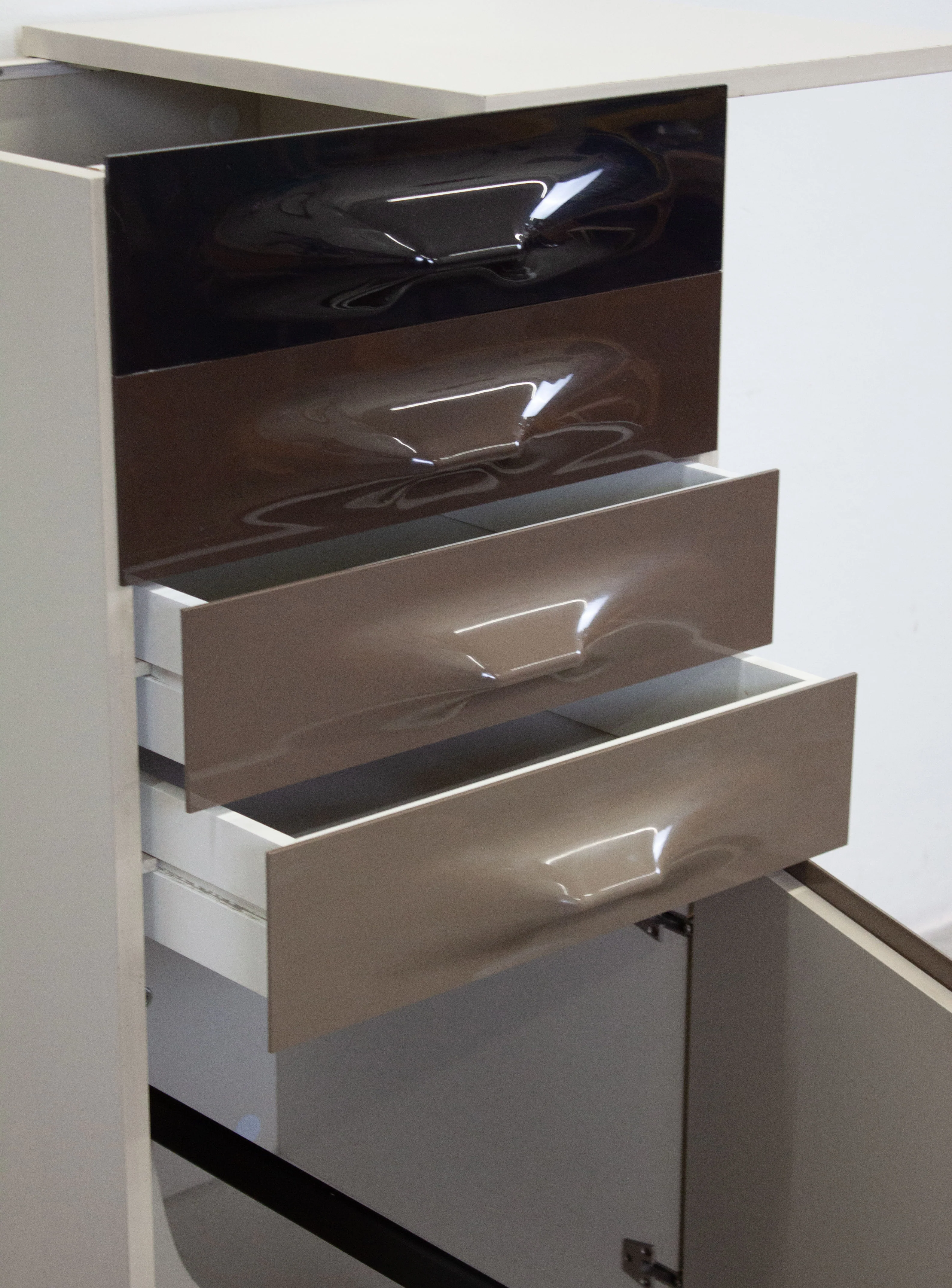 Doubinsky Frères DF2000 Bar Cabinet by Raymond Loewy - Image 26