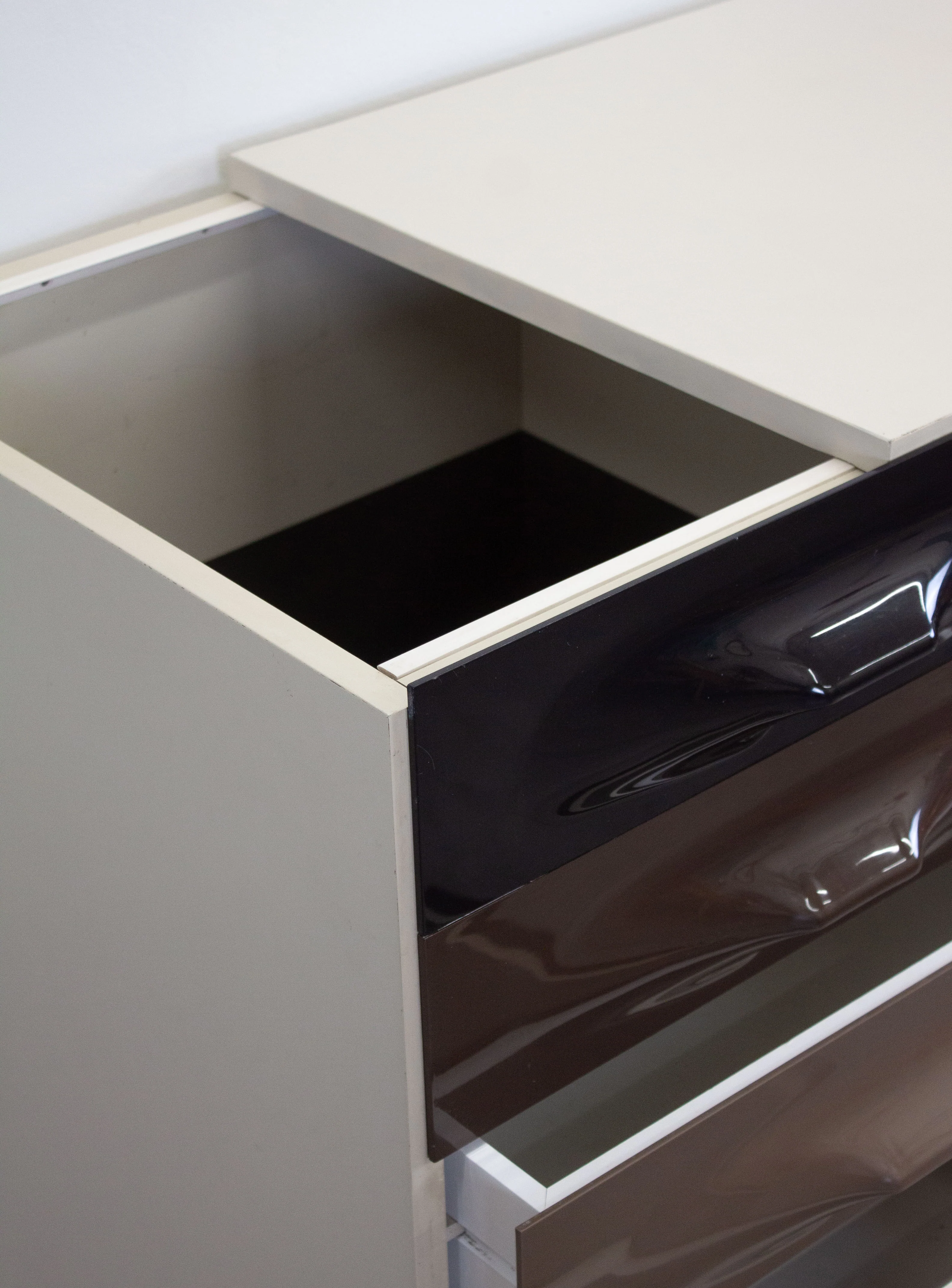 Doubinsky Frères DF2000 Bar Cabinet by Raymond Loewy - Image 27