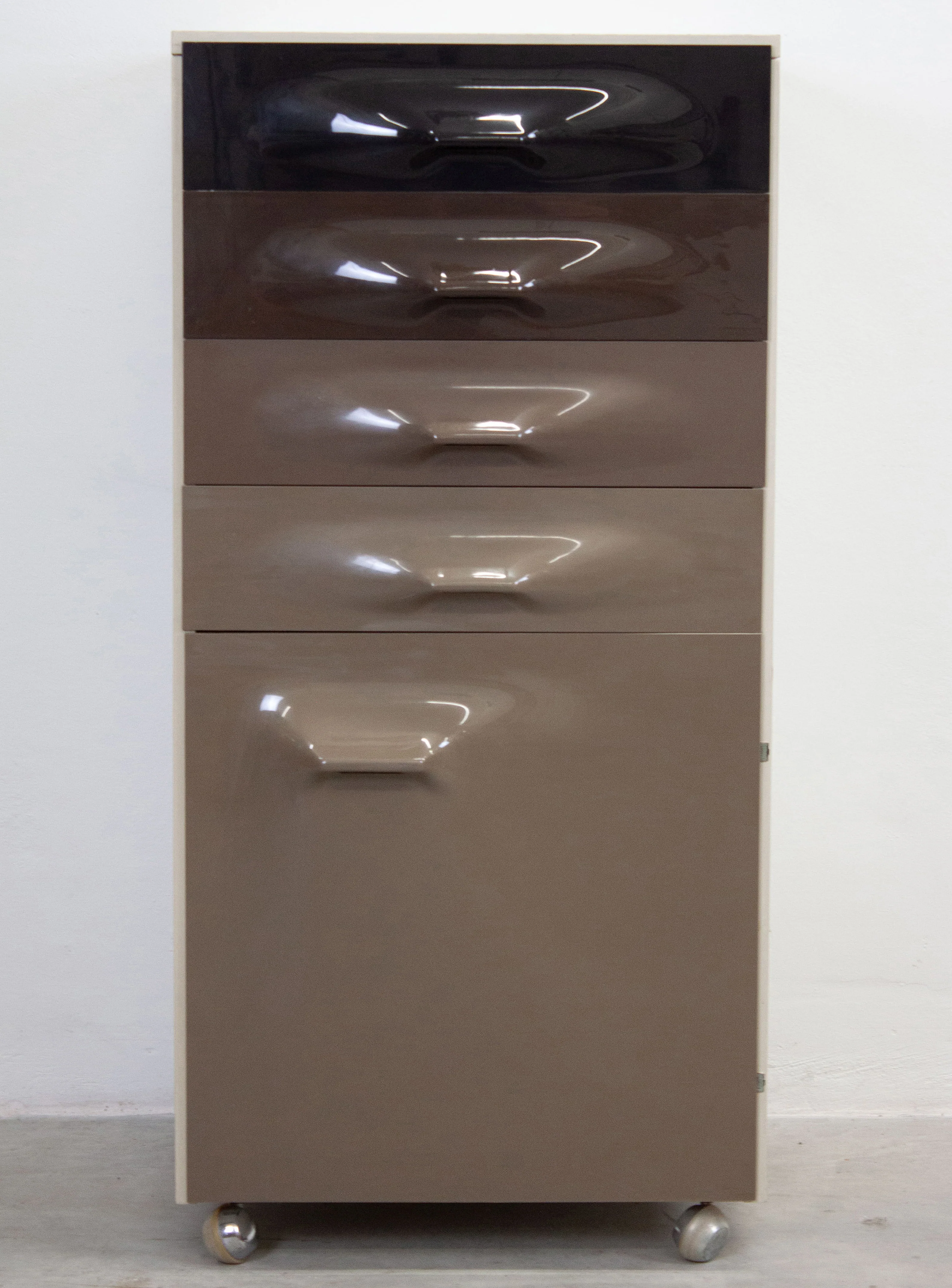 Doubinsky Frères DF2000 Bar Cabinet by Raymond Loewy - Image 5