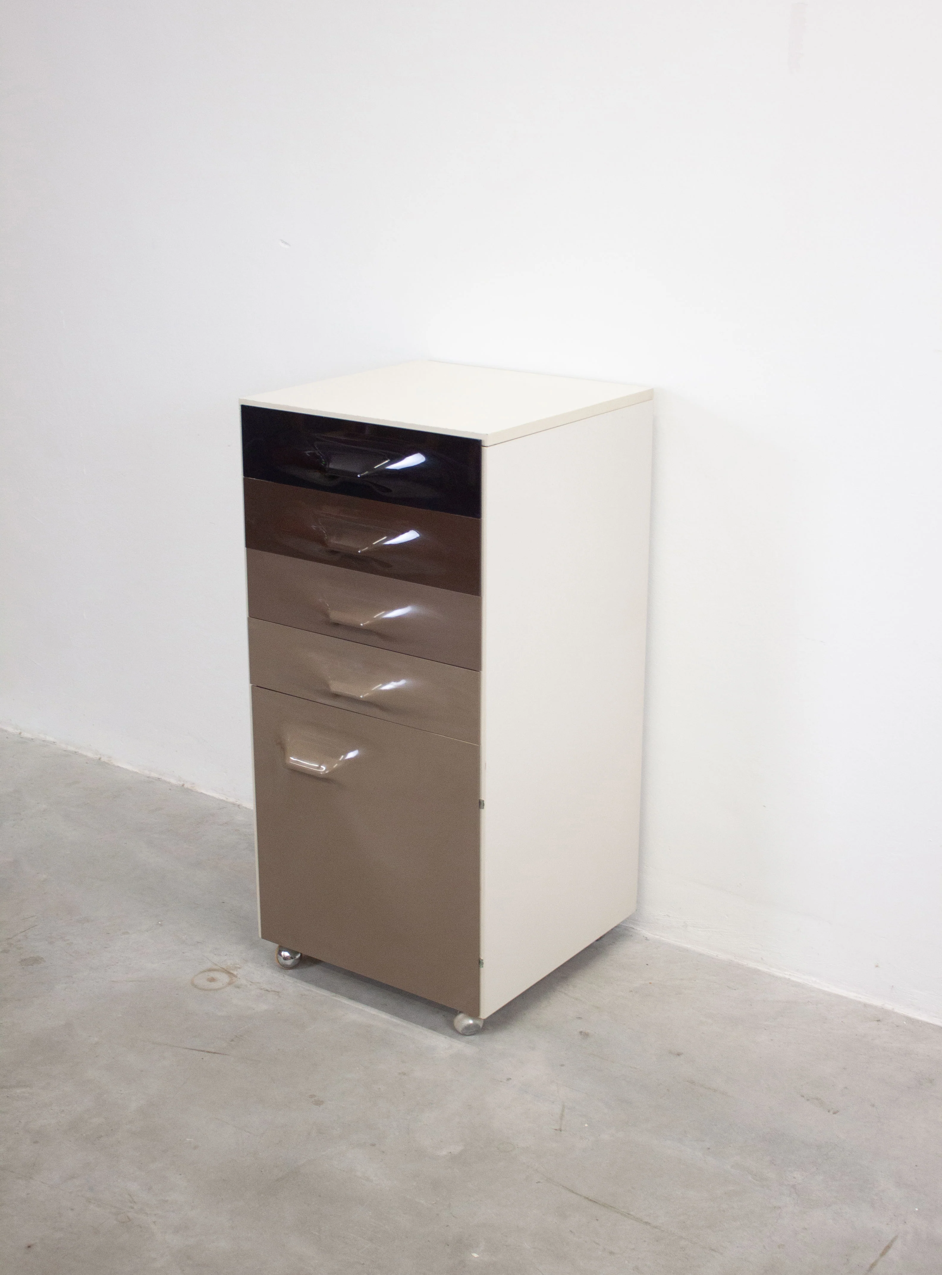 Doubinsky Frères DF2000 Bar Cabinet by Raymond Loewy - Image 6