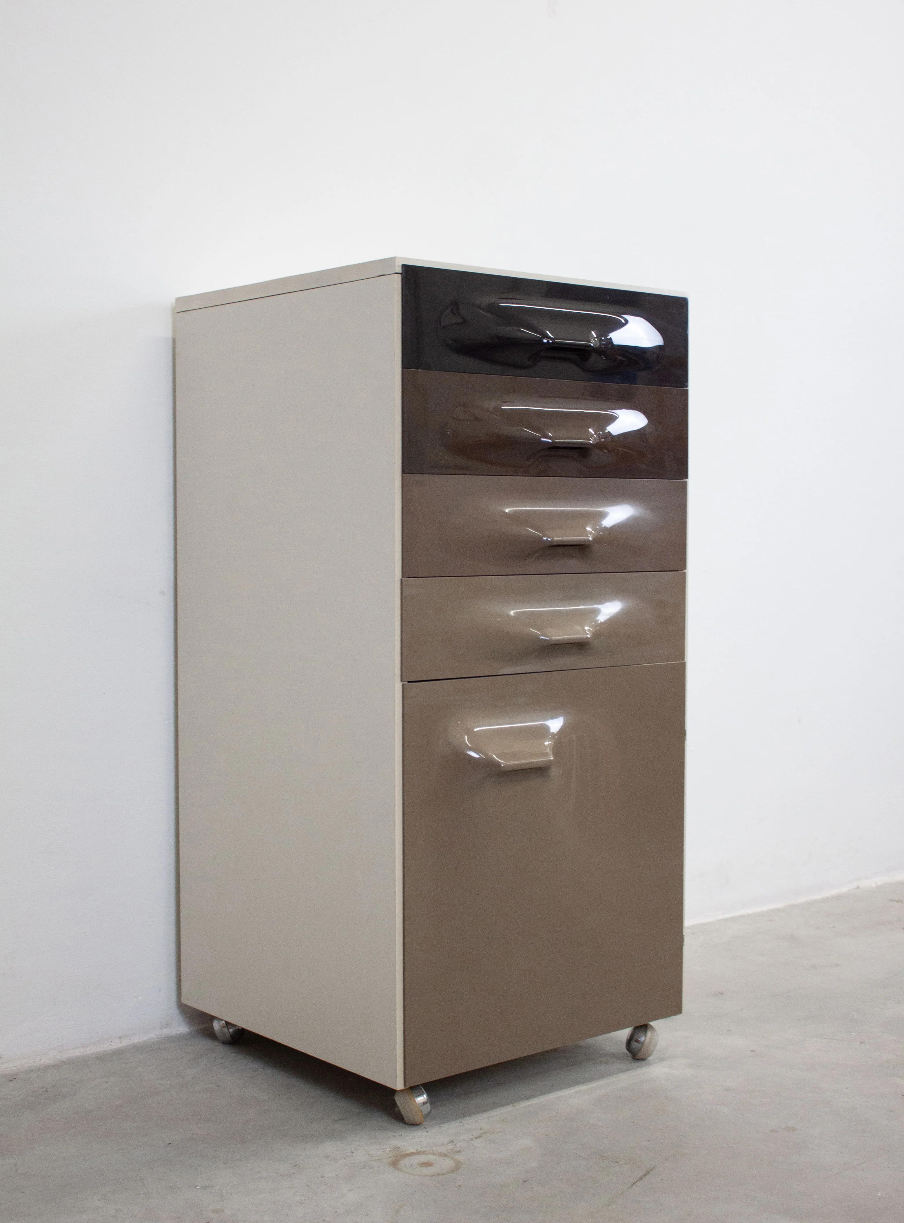 Doubinsky Frères DF2000 Bar Cabinet by Raymond Loewy - Image 7