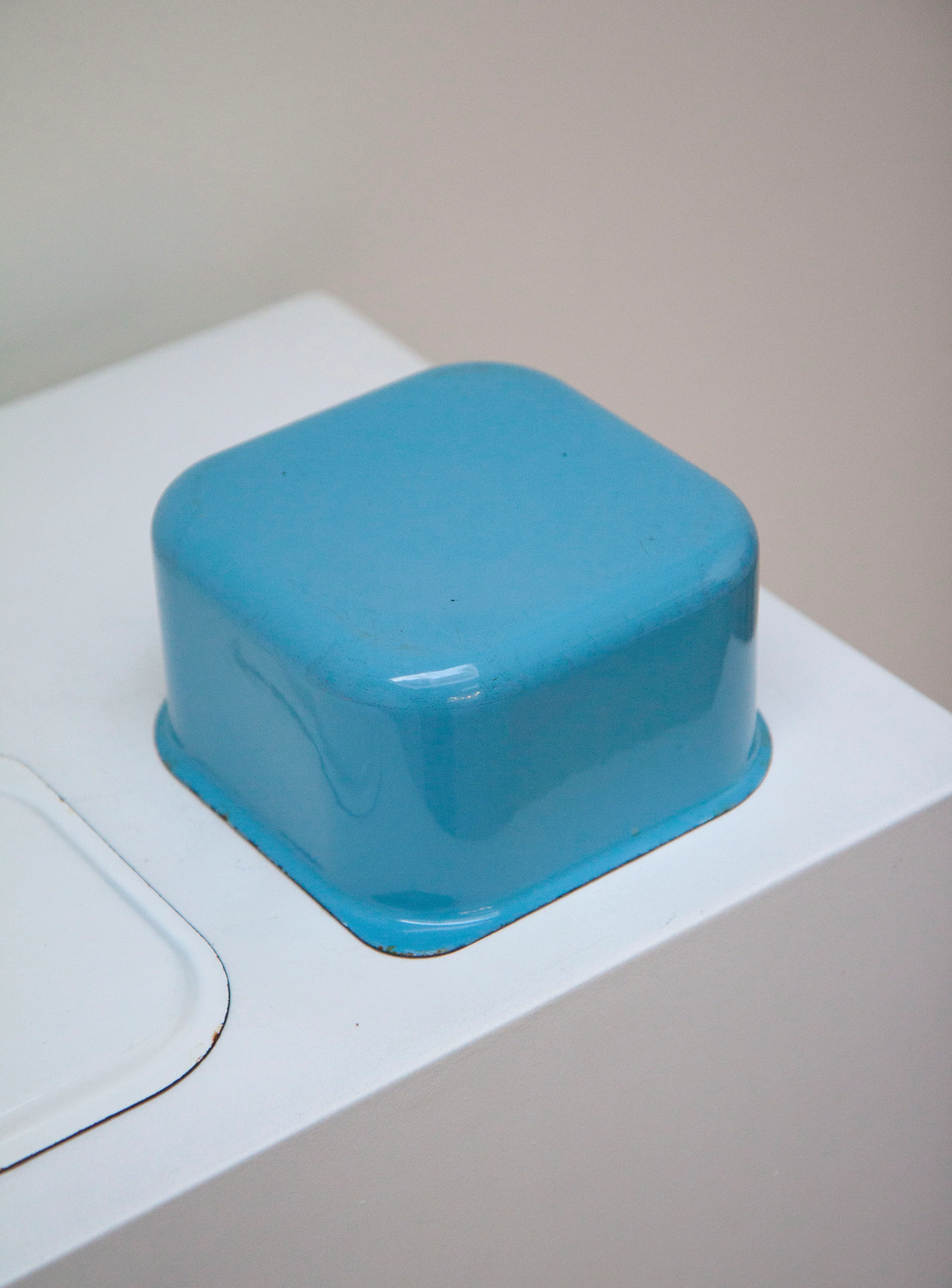 Finel Enamel Bowl with Lid by Kaj Franck (Blue/White) - Image 8