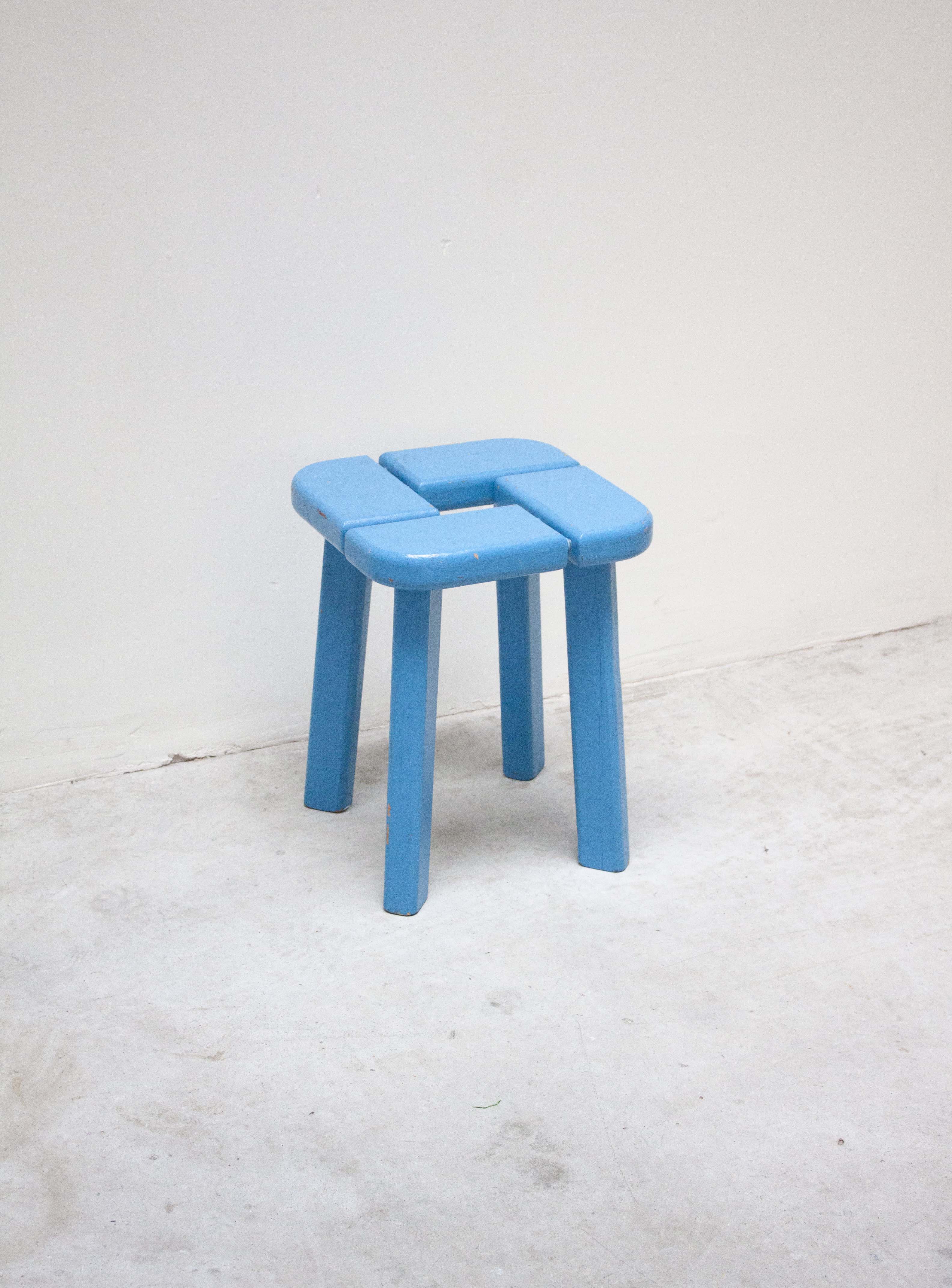 Finnsauna Lagerholm Pine Stool (Light Blue) - Image 6