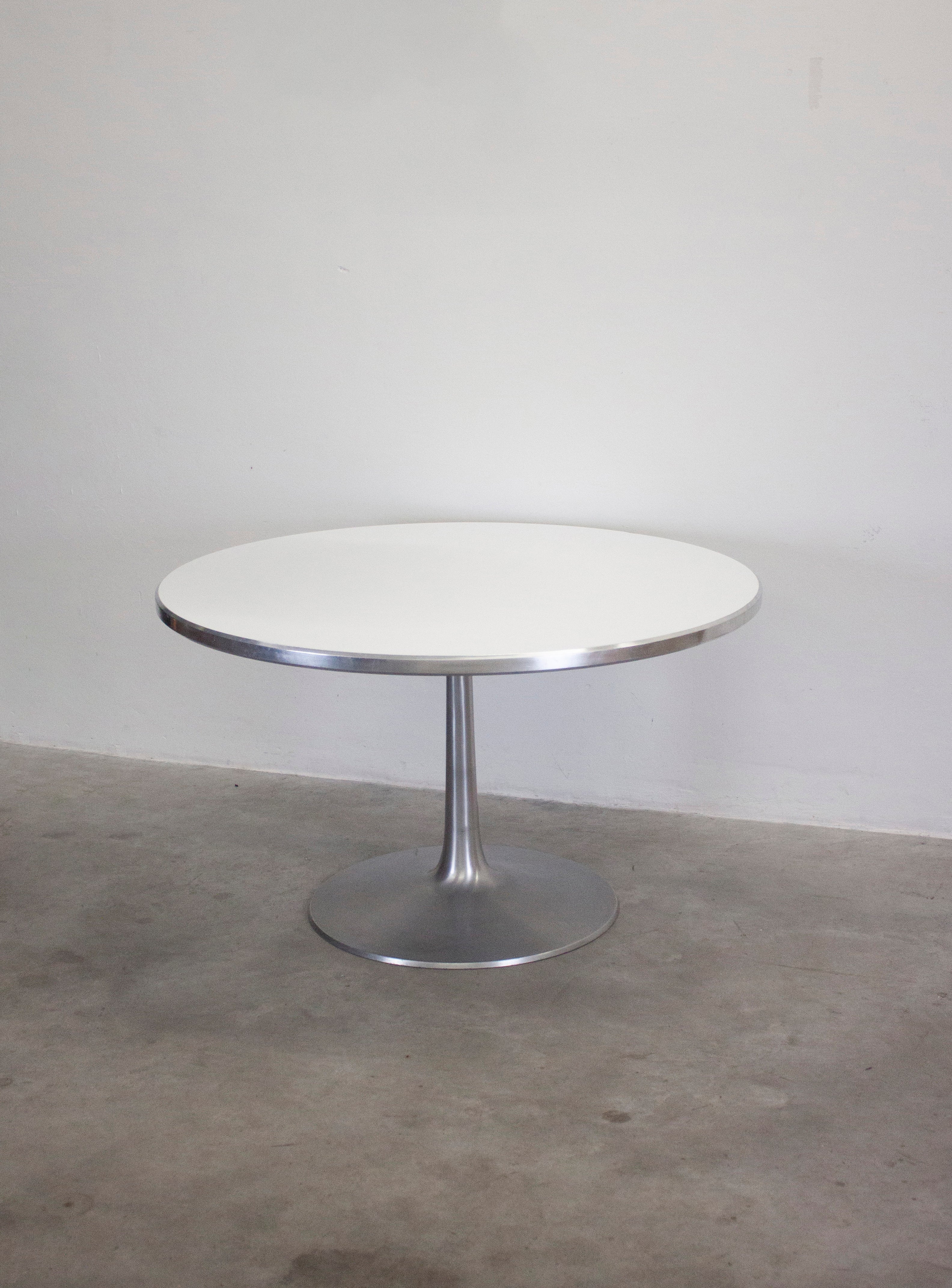 France & Son Tulip Dining Table by Poul Cadovius (White)