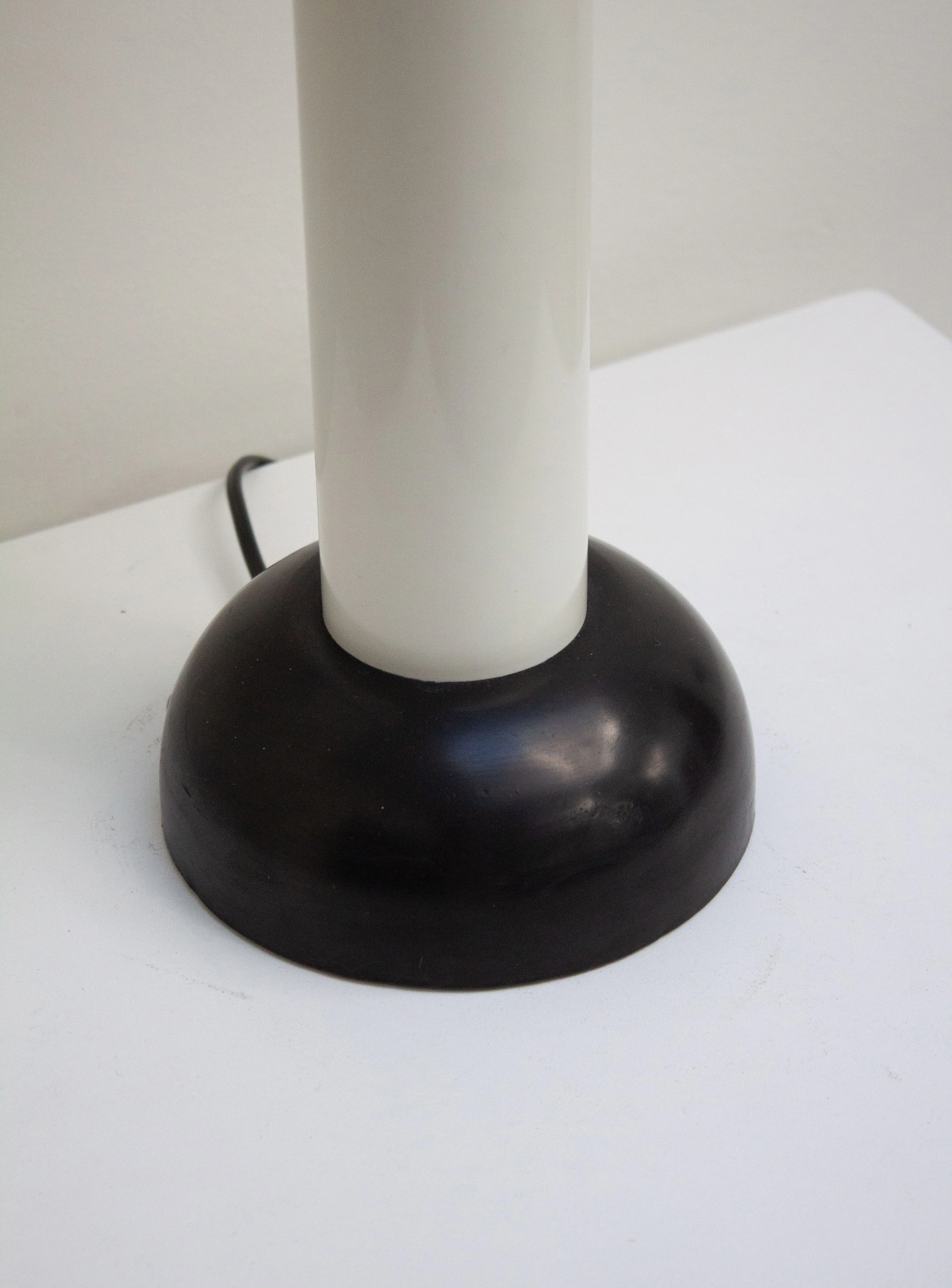 Francesconi Drive Table Lamp by Adalberto Dal Lago & Adam Thiani (White) - Image 18