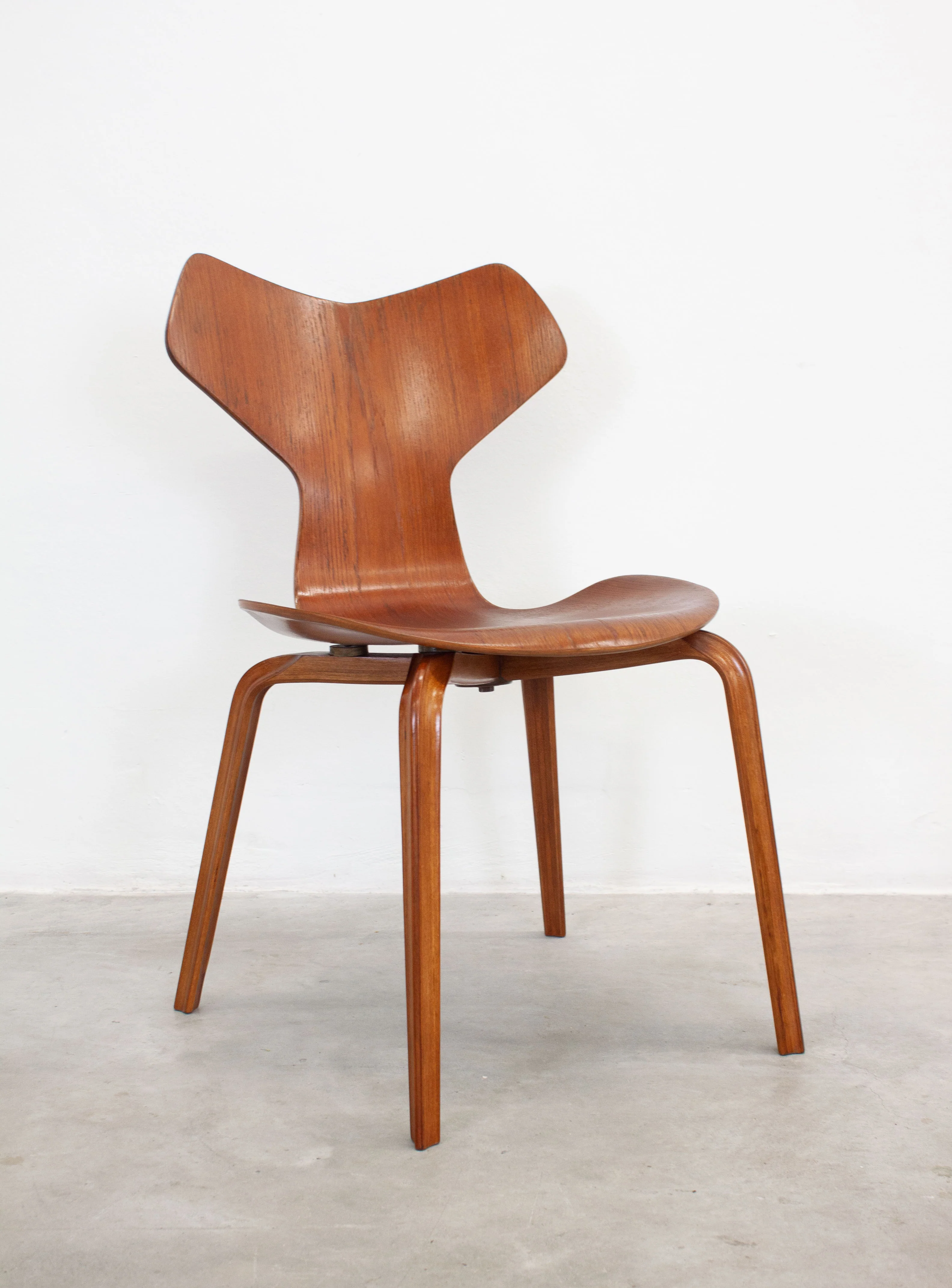 Fritz Hansen Grand Prix Dining Chair by Arne Jacobsen - Image 12