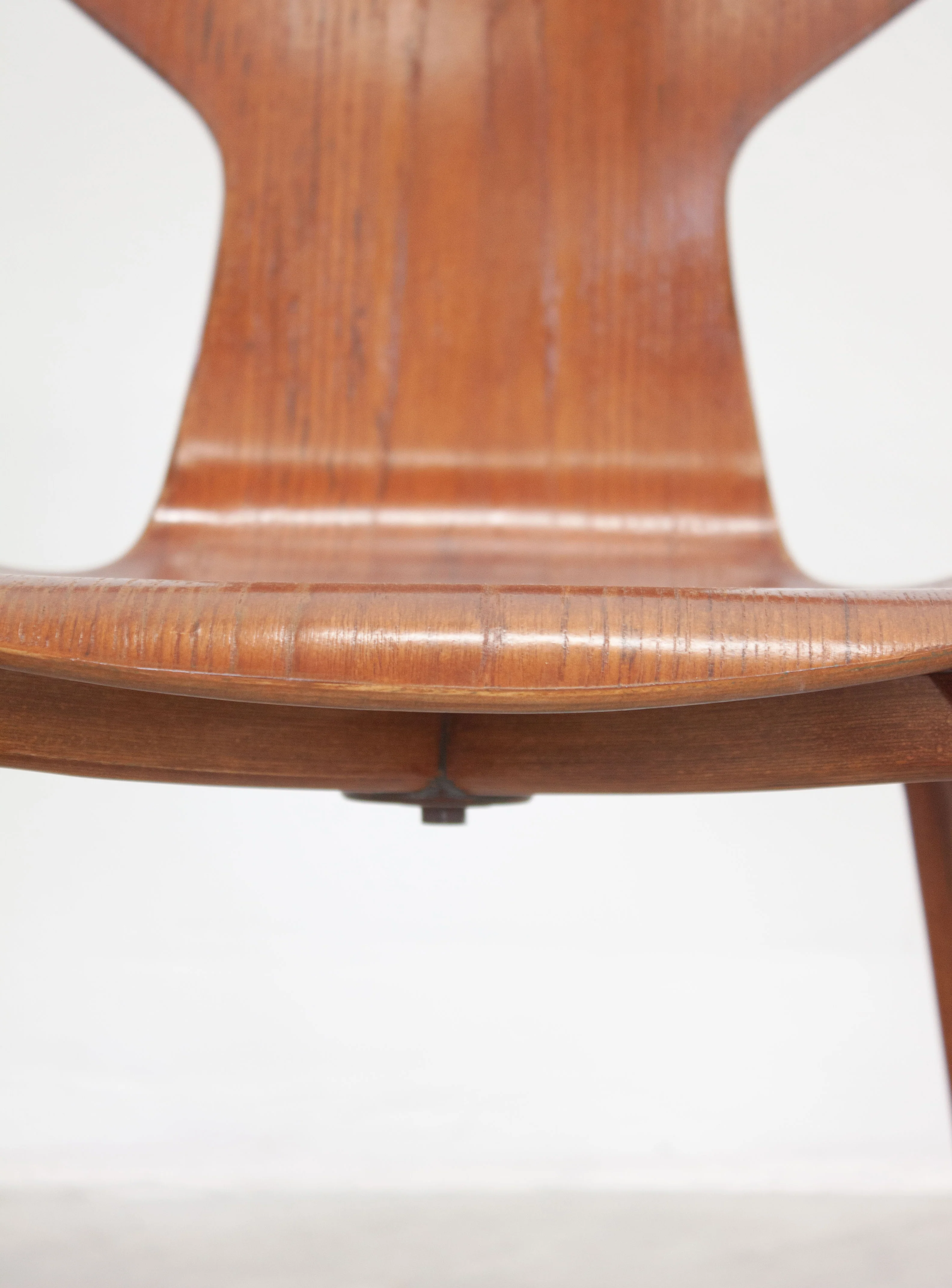 Fritz Hansen Grand Prix Dining Chair by Arne Jacobsen - Image 15