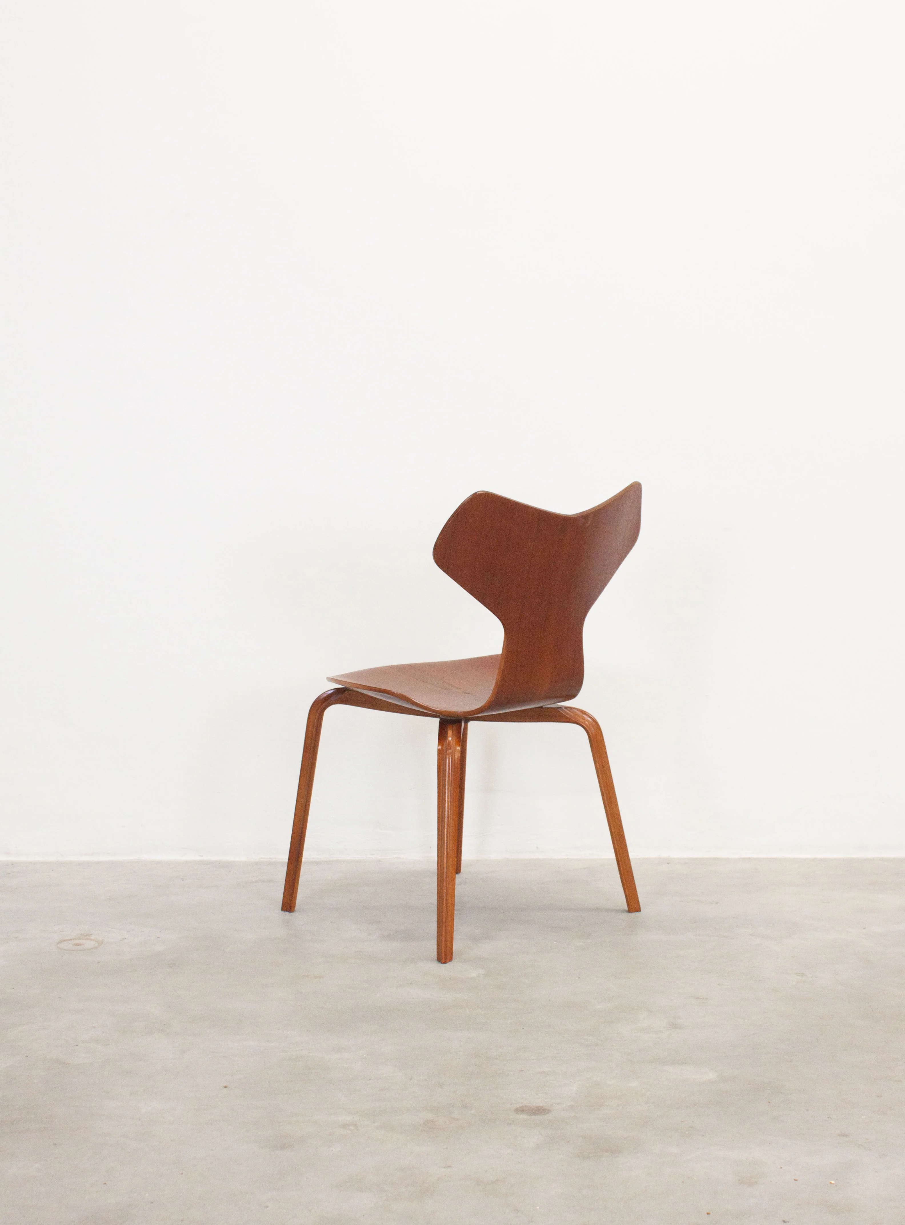 Fritz Hansen Grand Prix Dining Chair by Arne Jacobsen - Image 5
