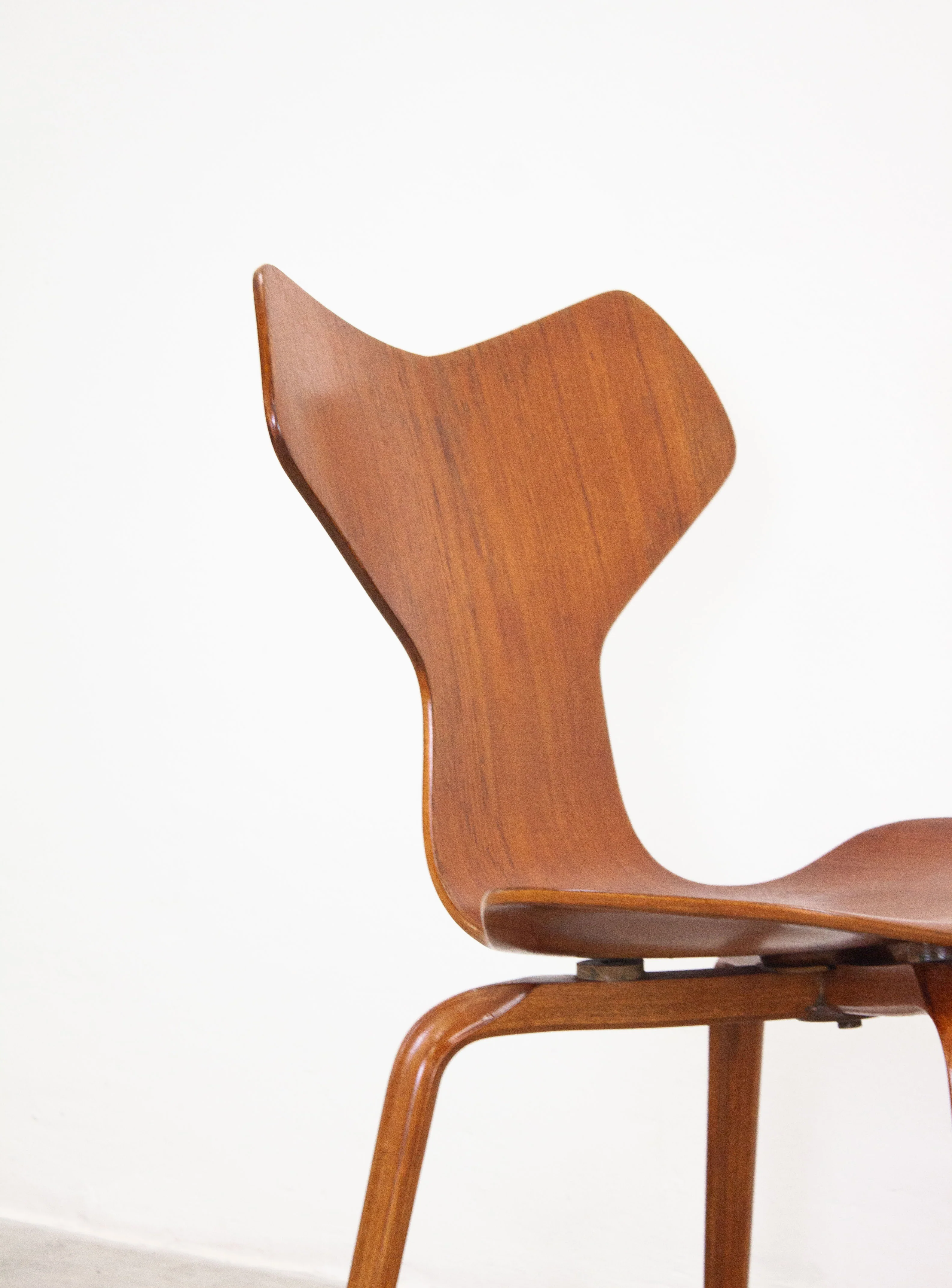 Fritz Hansen Grand Prix Dining Chair by Arne Jacobsen - Image 7
