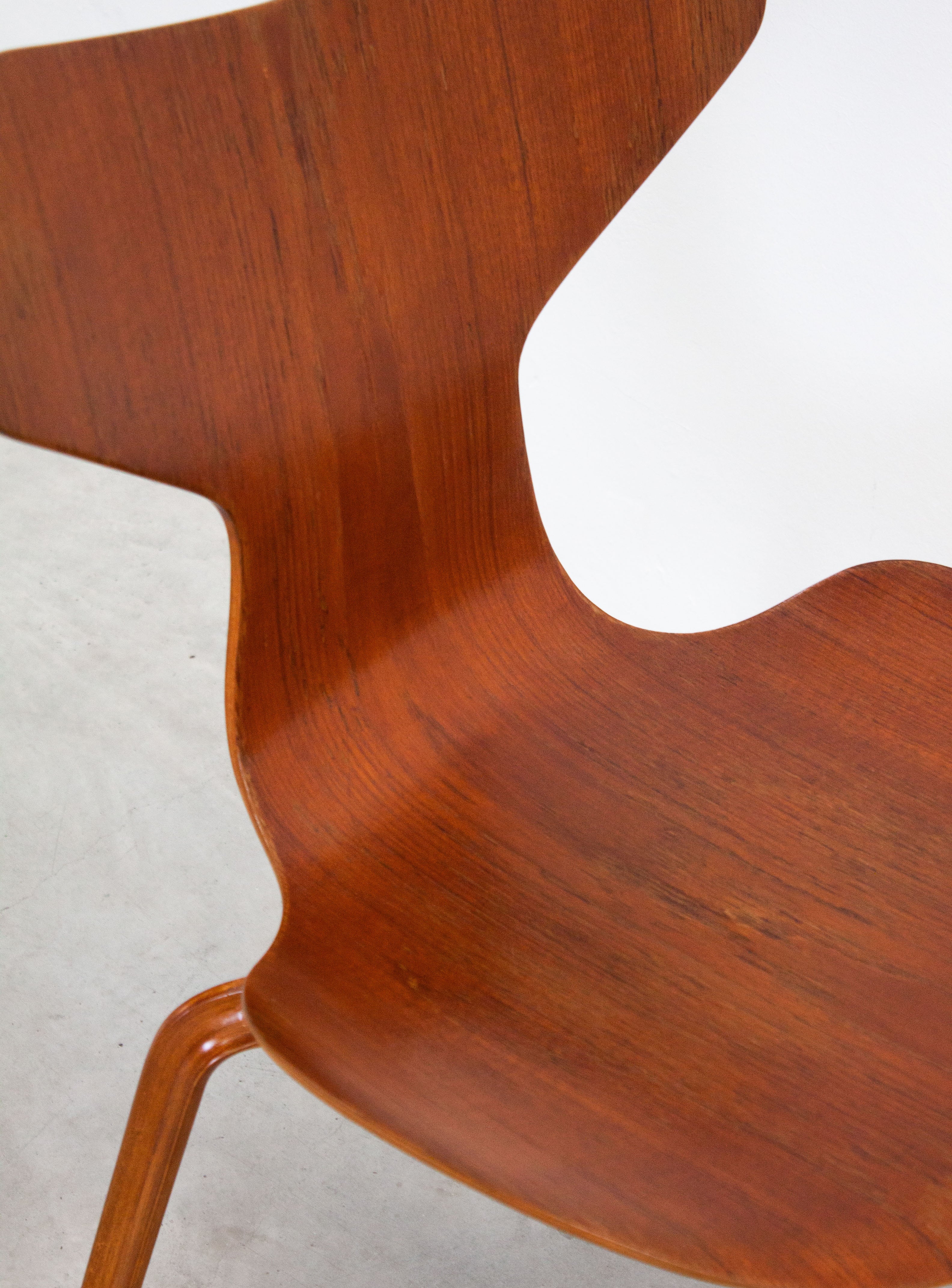 Fritz Hansen Grand Prix Dining Chair by Arne Jacobsen - Image 8