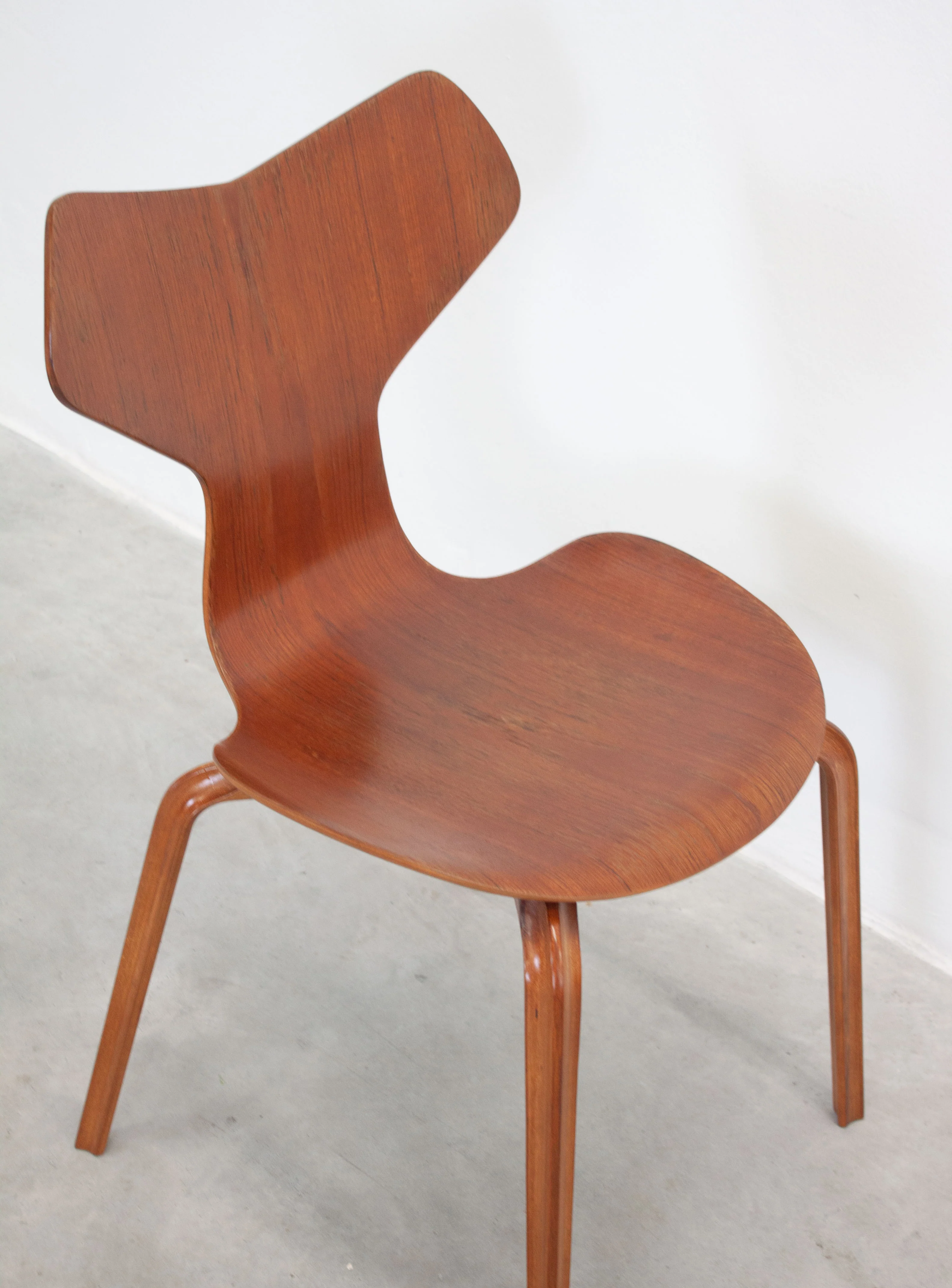 Fritz Hansen Grand Prix Dining Chair by Arne Jacobsen - Image 9