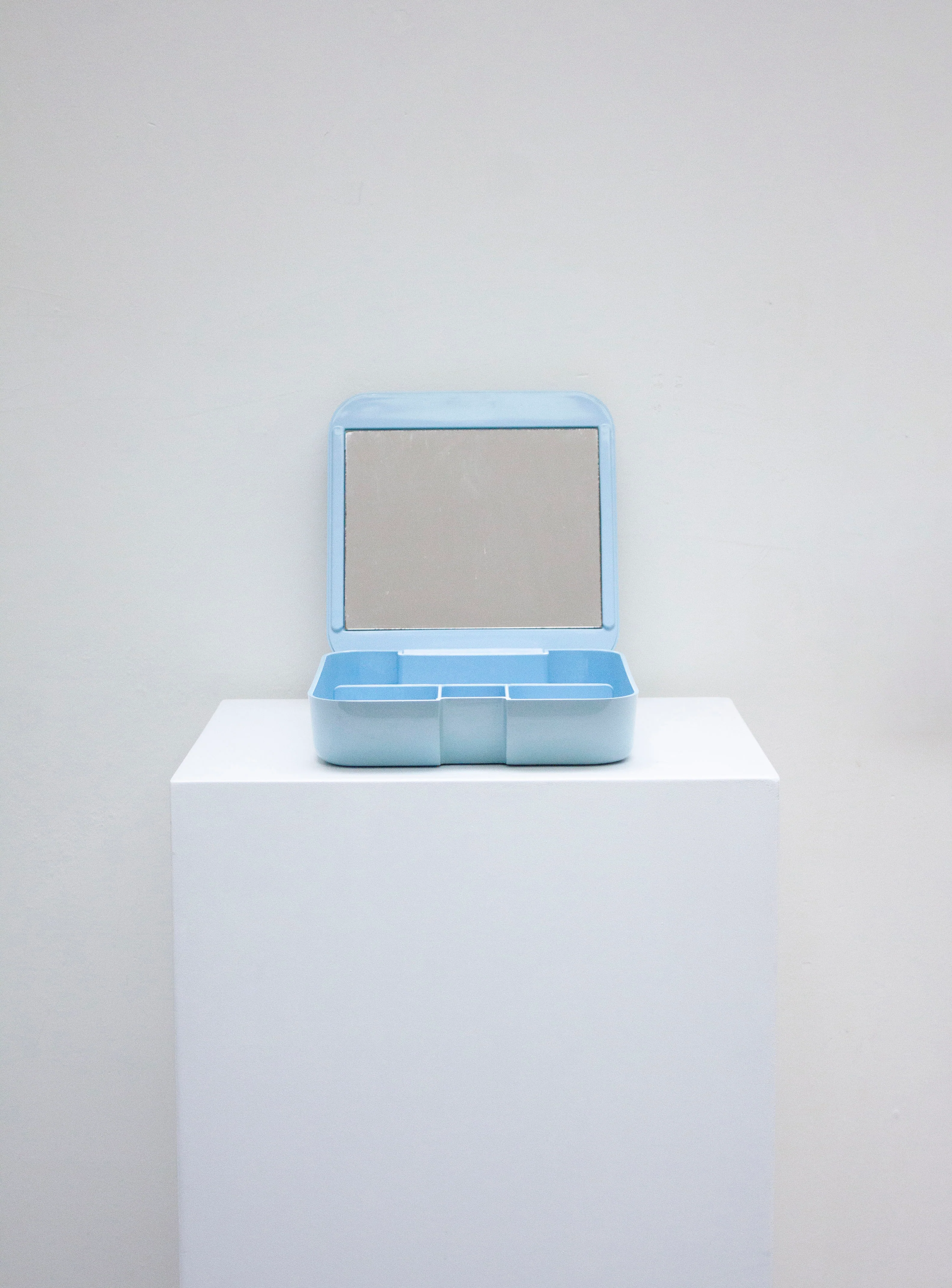 Gedy Vanity Box with Mirror by Makio Hasuike (Light Blue) - Image 4