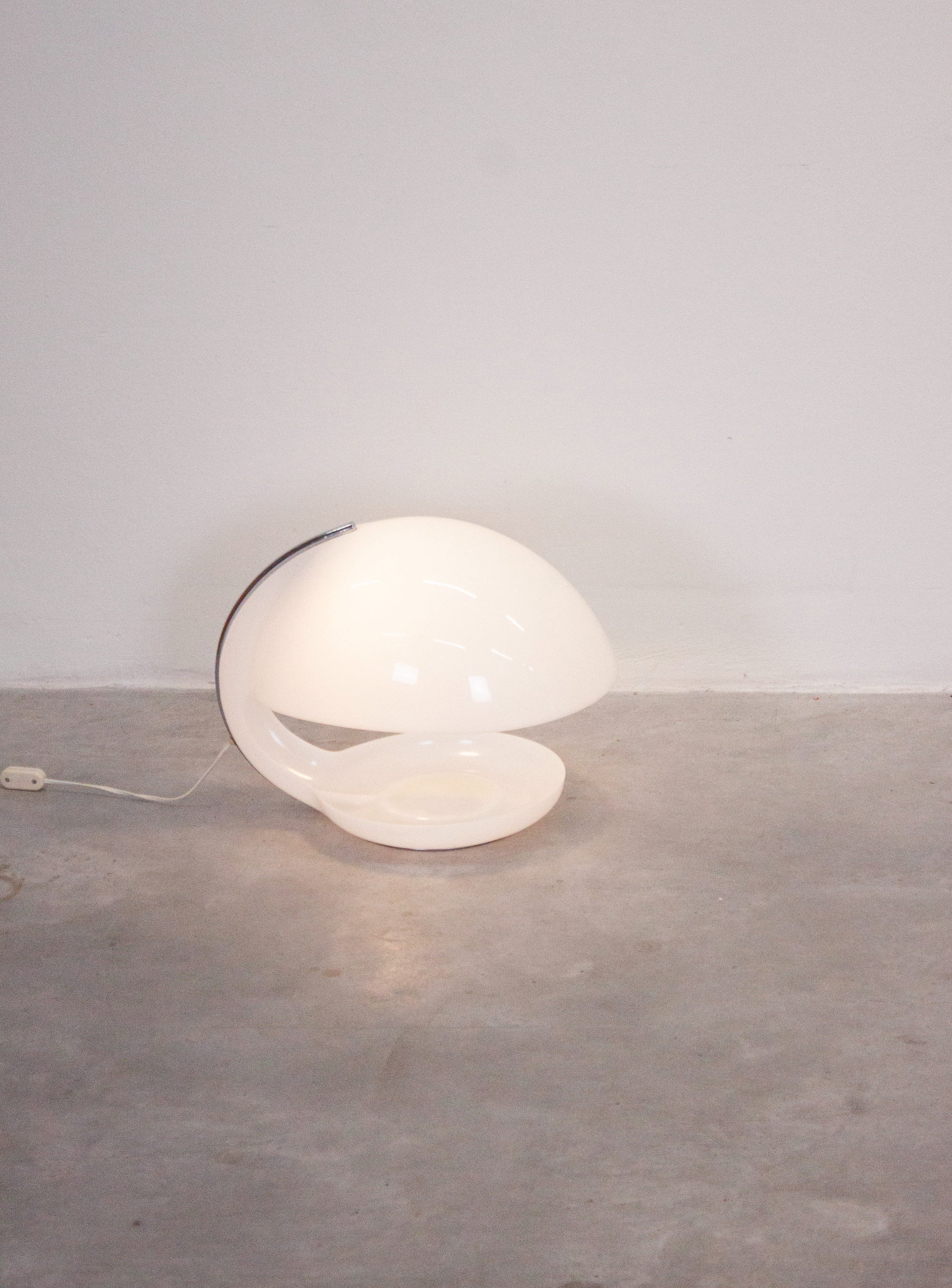 Guzzini Fiona Table Lamp by Luigi Massoni - Image 13