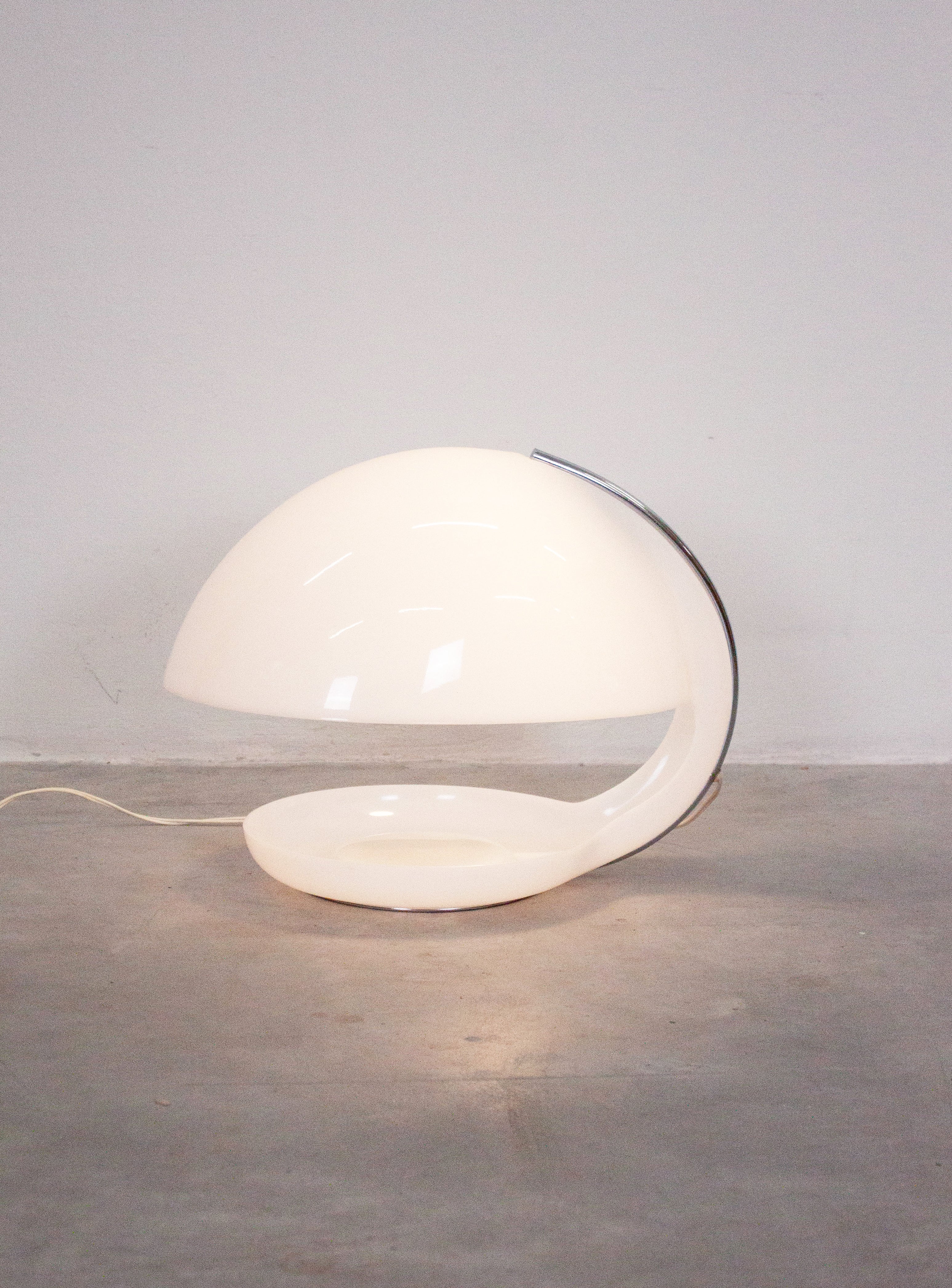 Guzzini Fiona Table Lamp by Luigi Massoni - Image 16