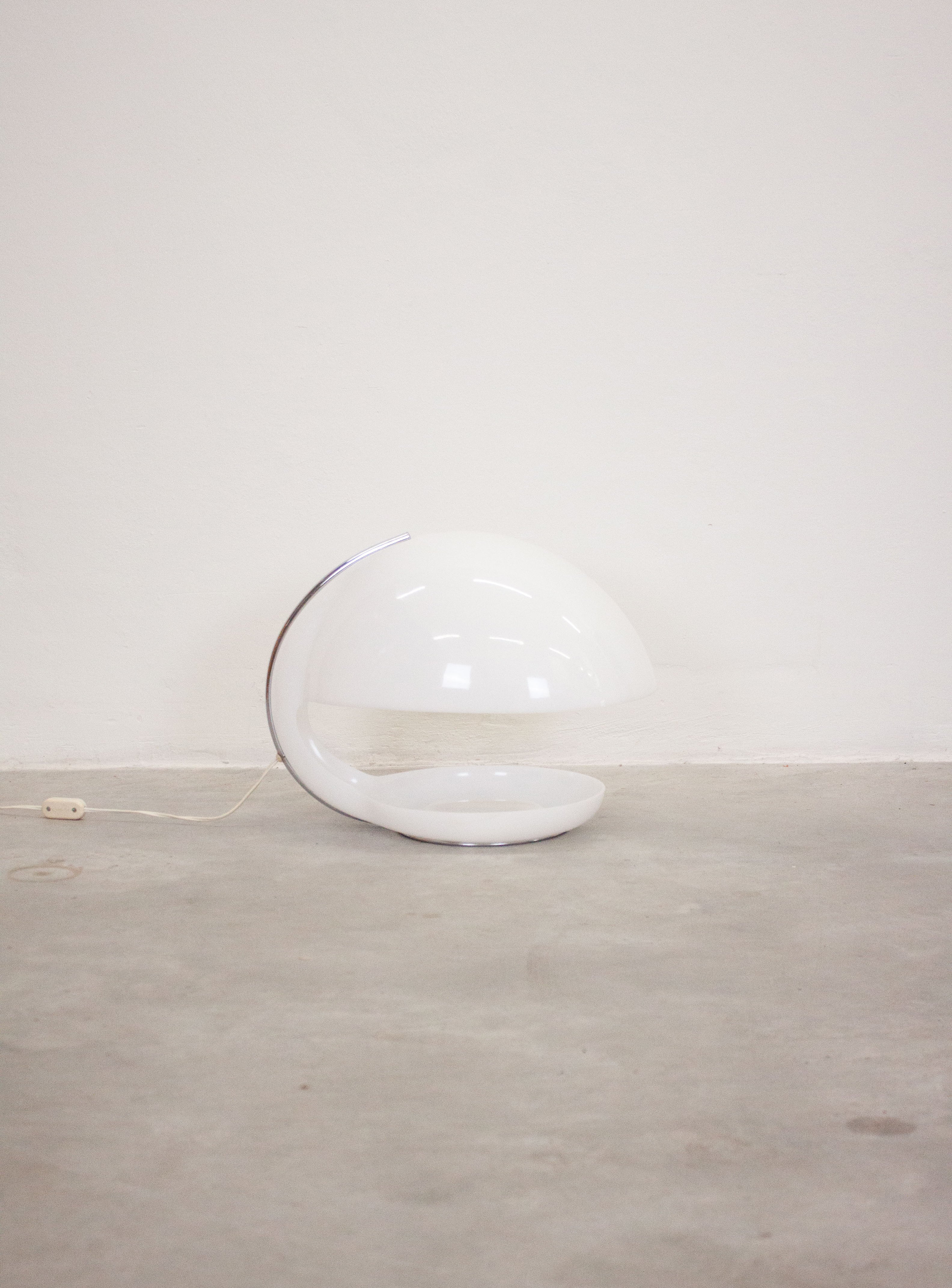 Guzzini Fiona Table Lamp by Luigi Massoni - Image 2
