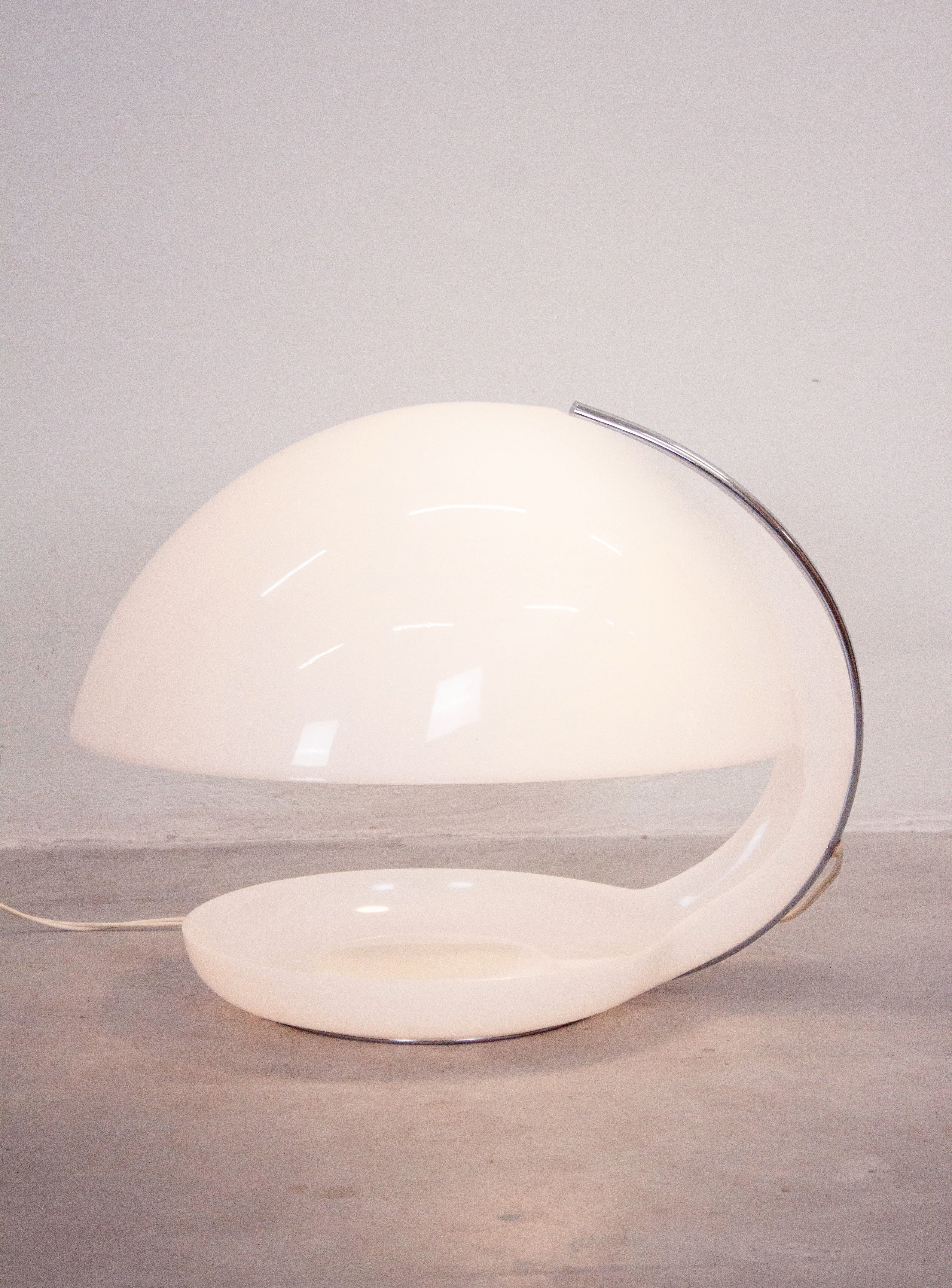 Guzzini Fiona Table Lamp by Luigi Massoni - Image 3