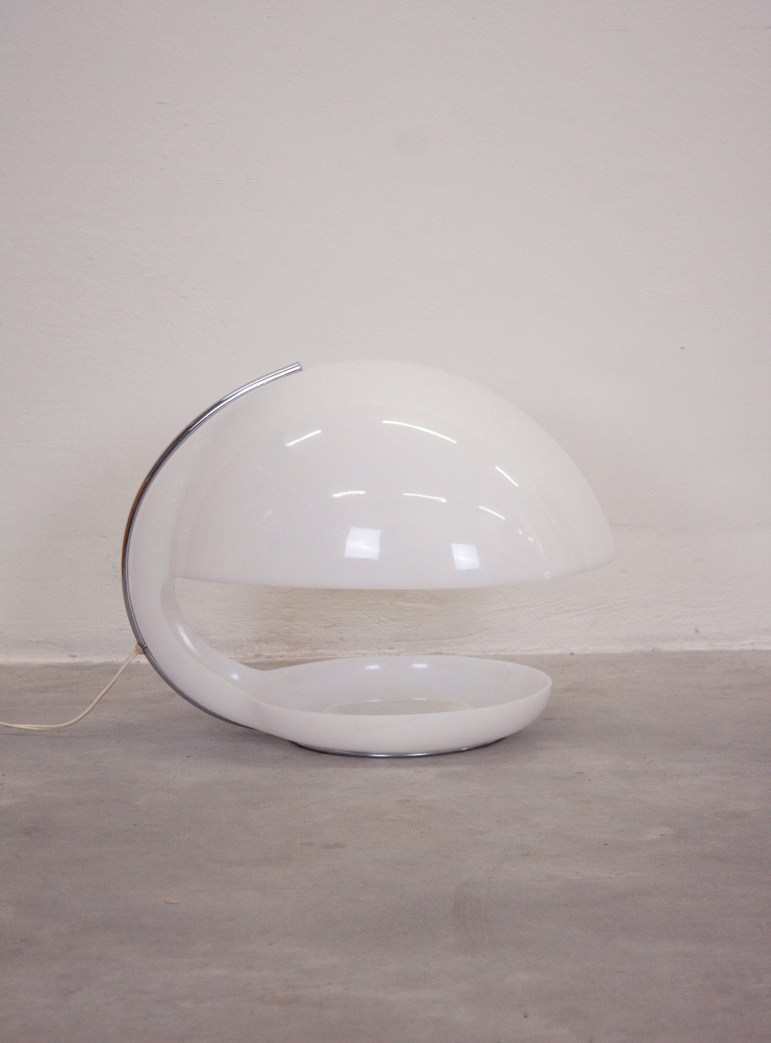 Guzzini Fiona Table Lamp by Luigi Massoni - Image 4
