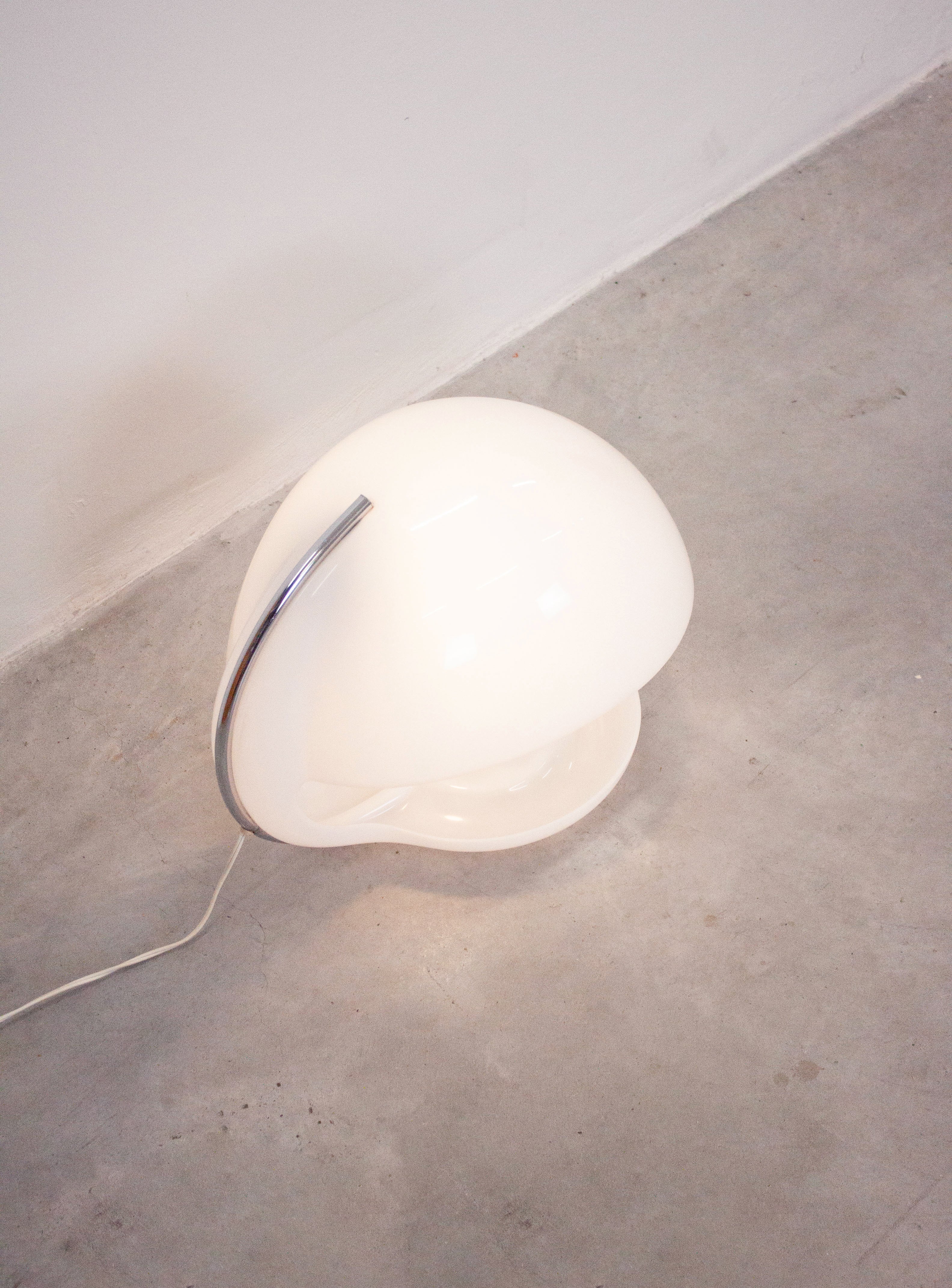 Guzzini Fiona Table Lamp by Luigi Massoni - Image 5