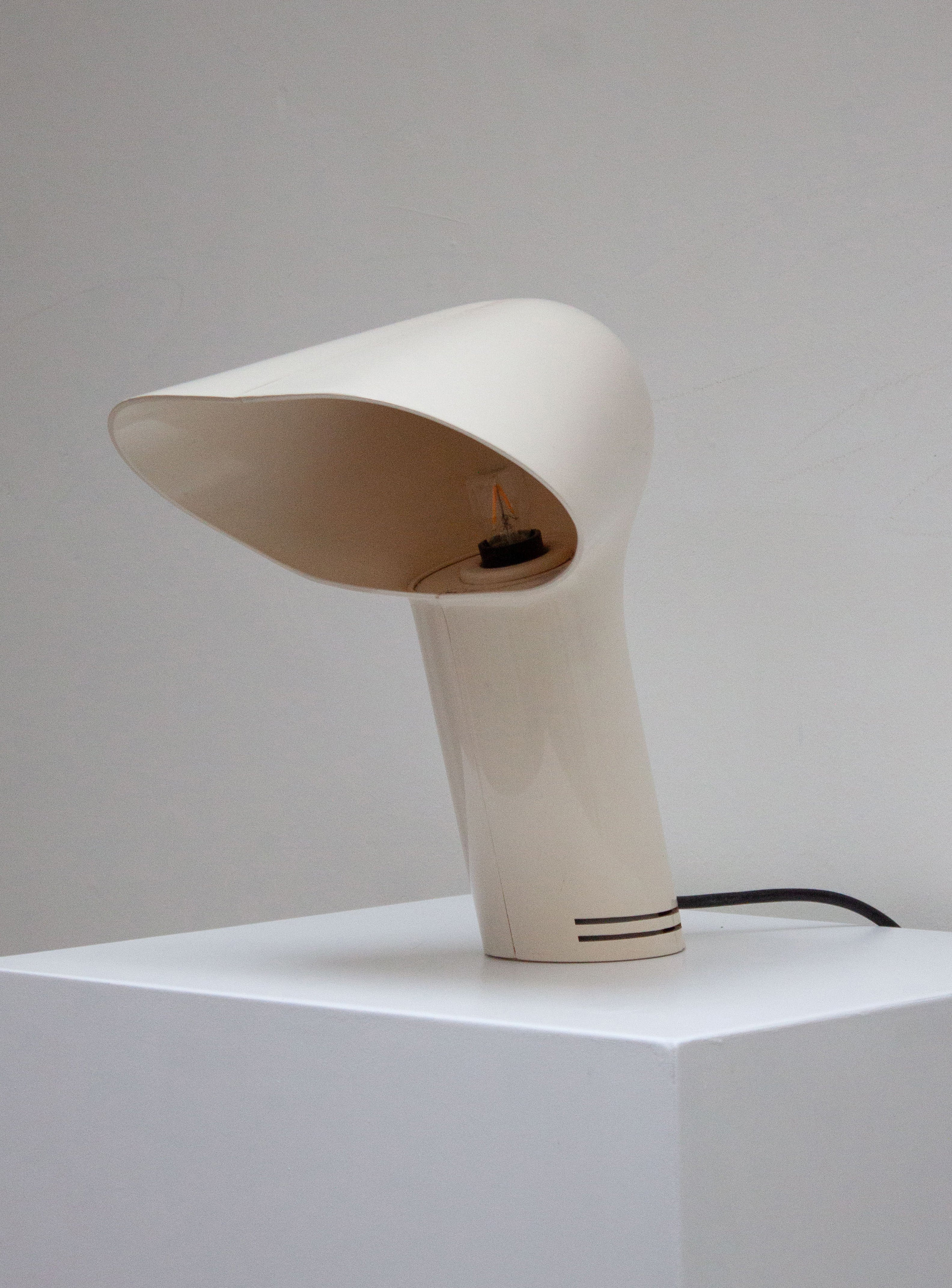 Guzzini Sorella Desk Lamp by Harvey Guzzini (White) - Image 9