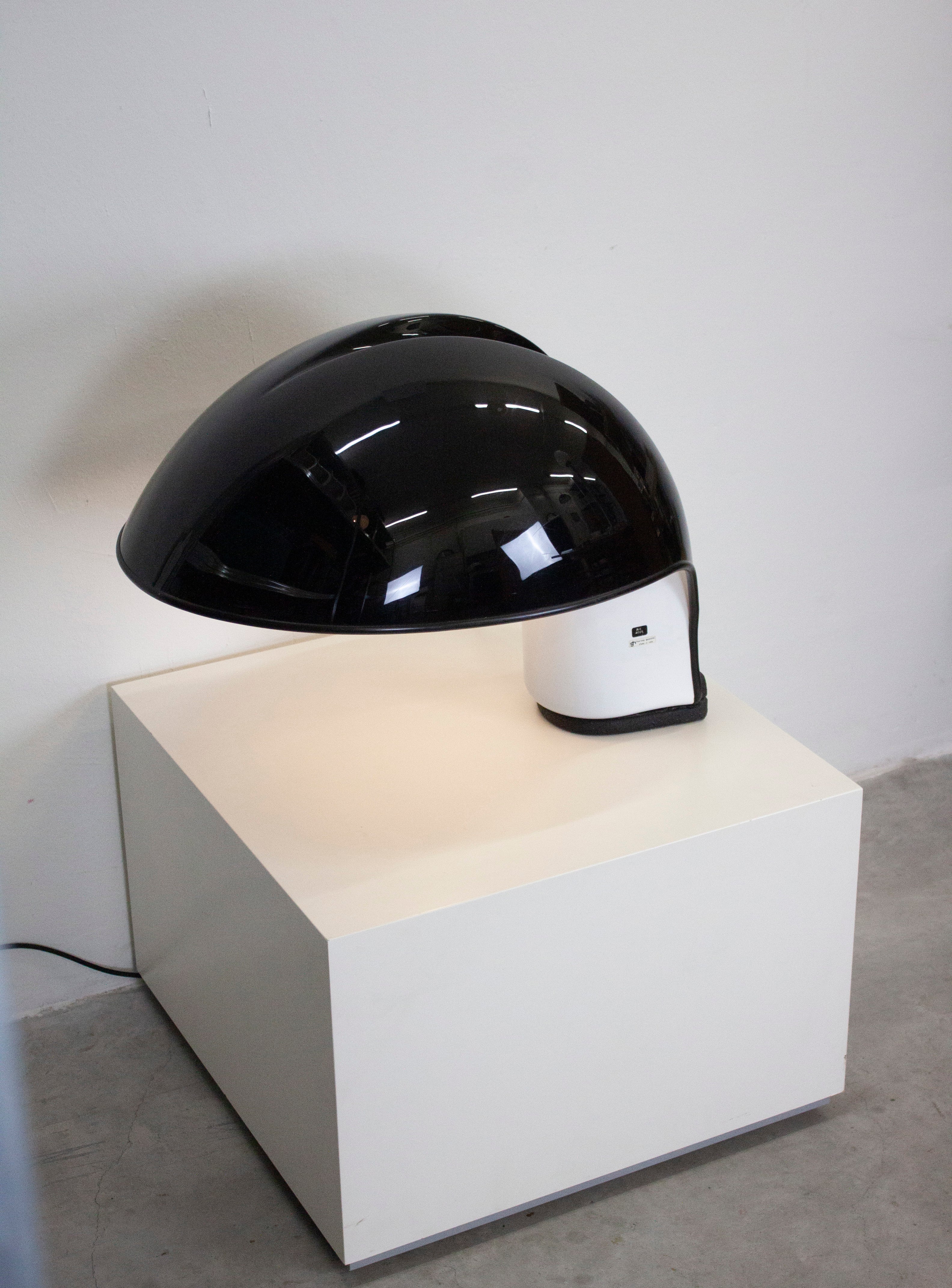 Harvey Guzzini Albanella Table Lamp by Sergio Brazzoli & Ermanno Lampa (Black) - Image 33