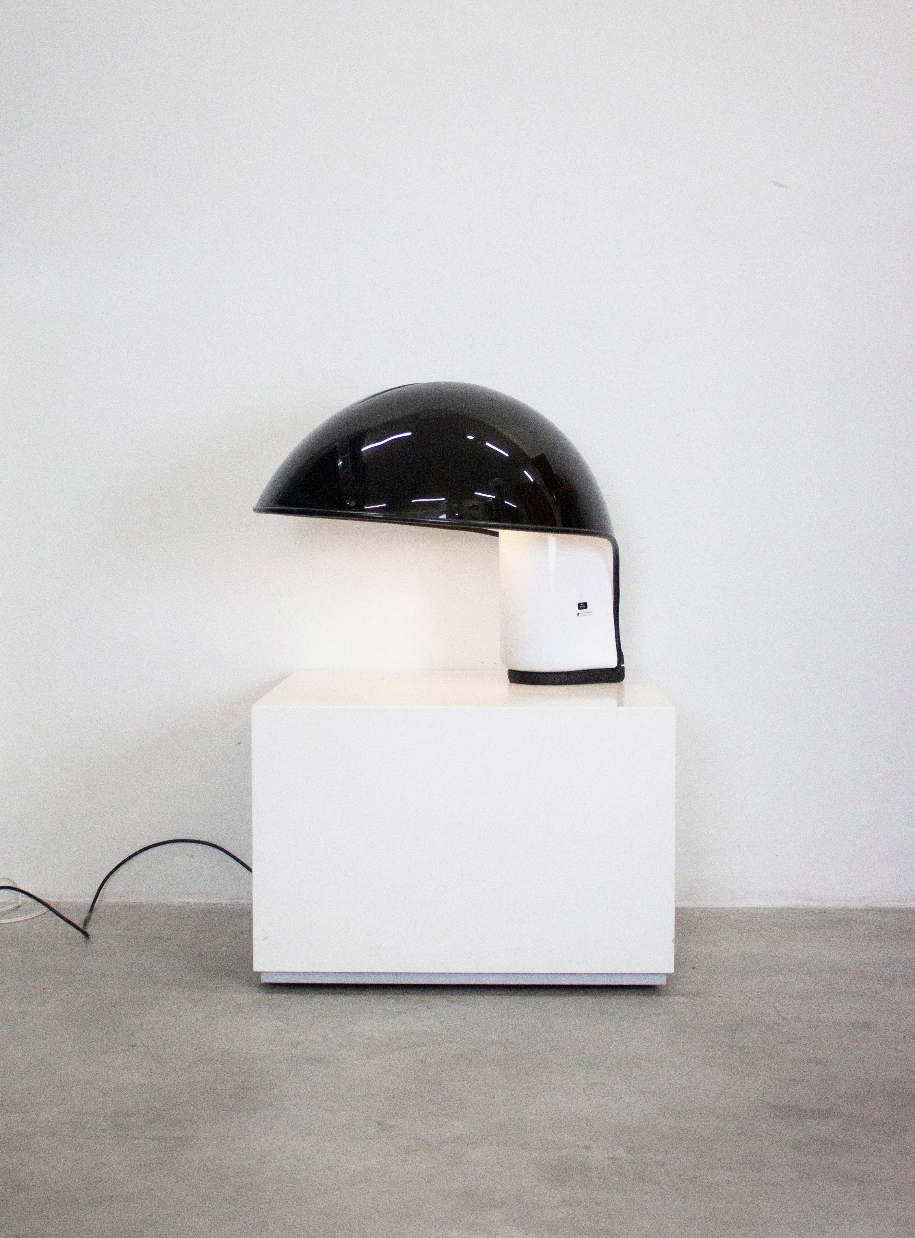 Harvey Guzzini Albanella Table Lamp by Sergio Brazzoli & Ermanno Lampa (Black) - Image 35