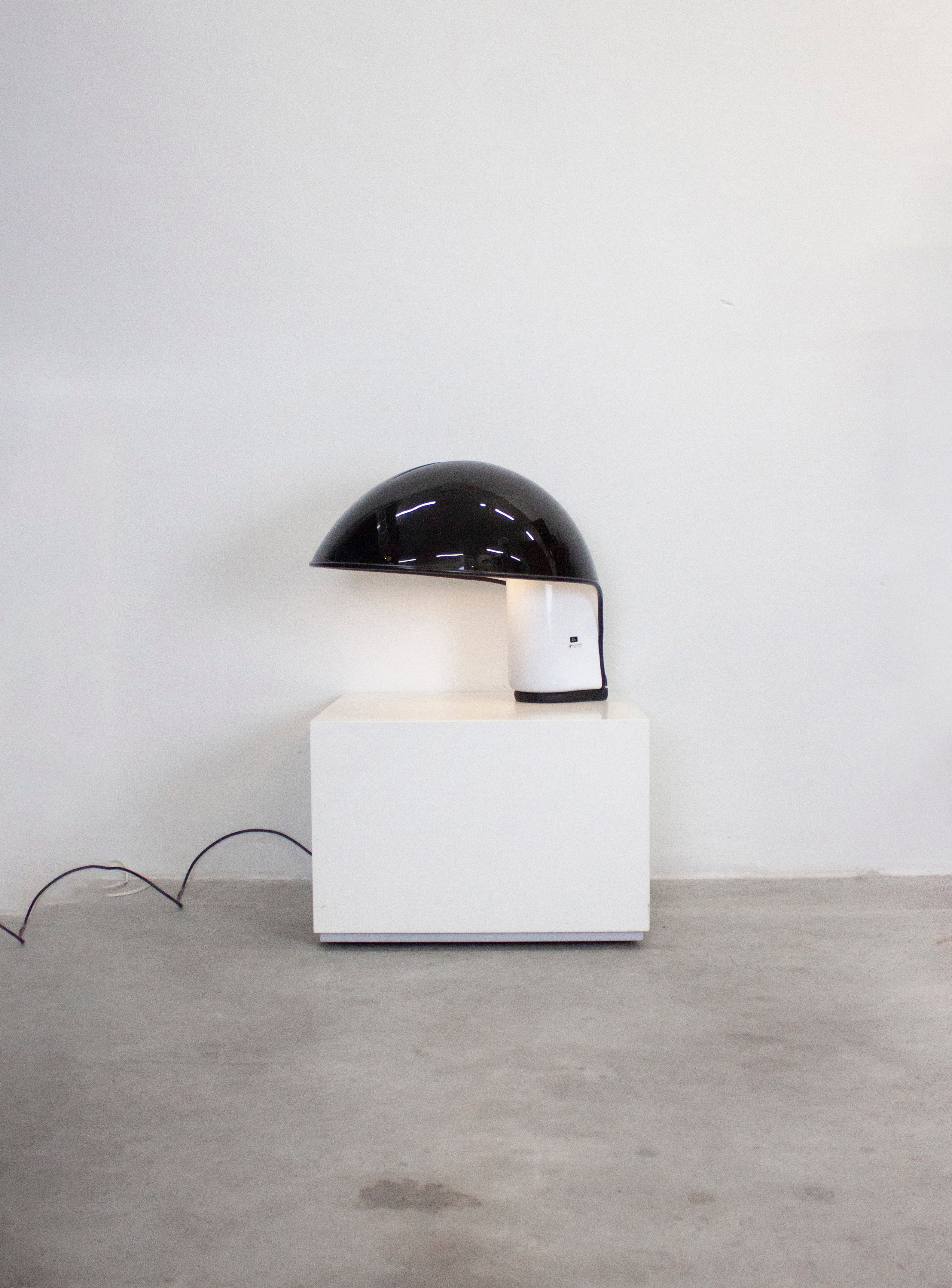 Harvey Guzzini Albanella Table Lamp by Sergio Brazzoli & Ermanno Lampa (Black) - Image 36