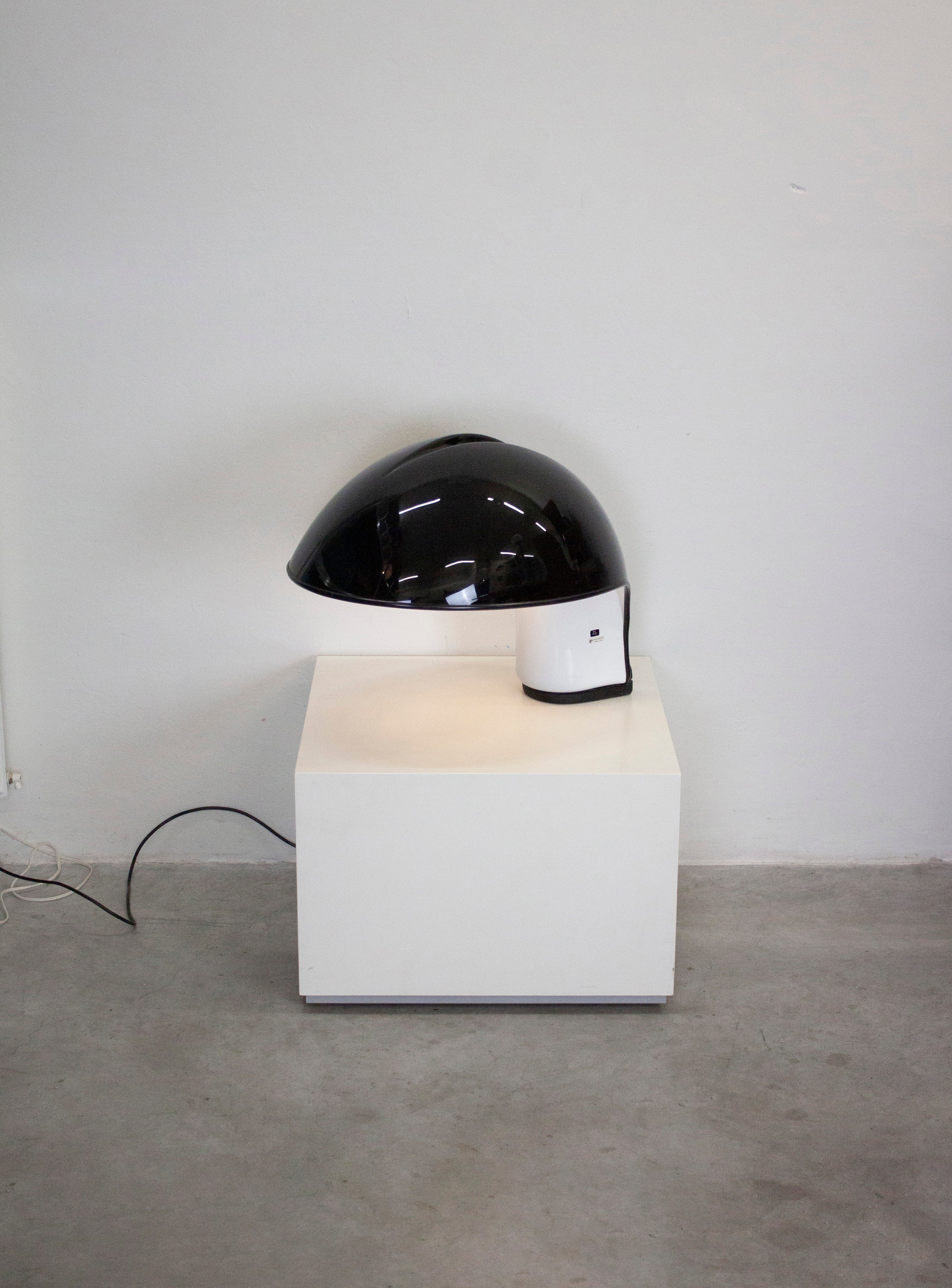 Harvey Guzzini Albanella Table Lamp by Sergio Brazzoli & Ermanno Lampa (Black) - Image 39