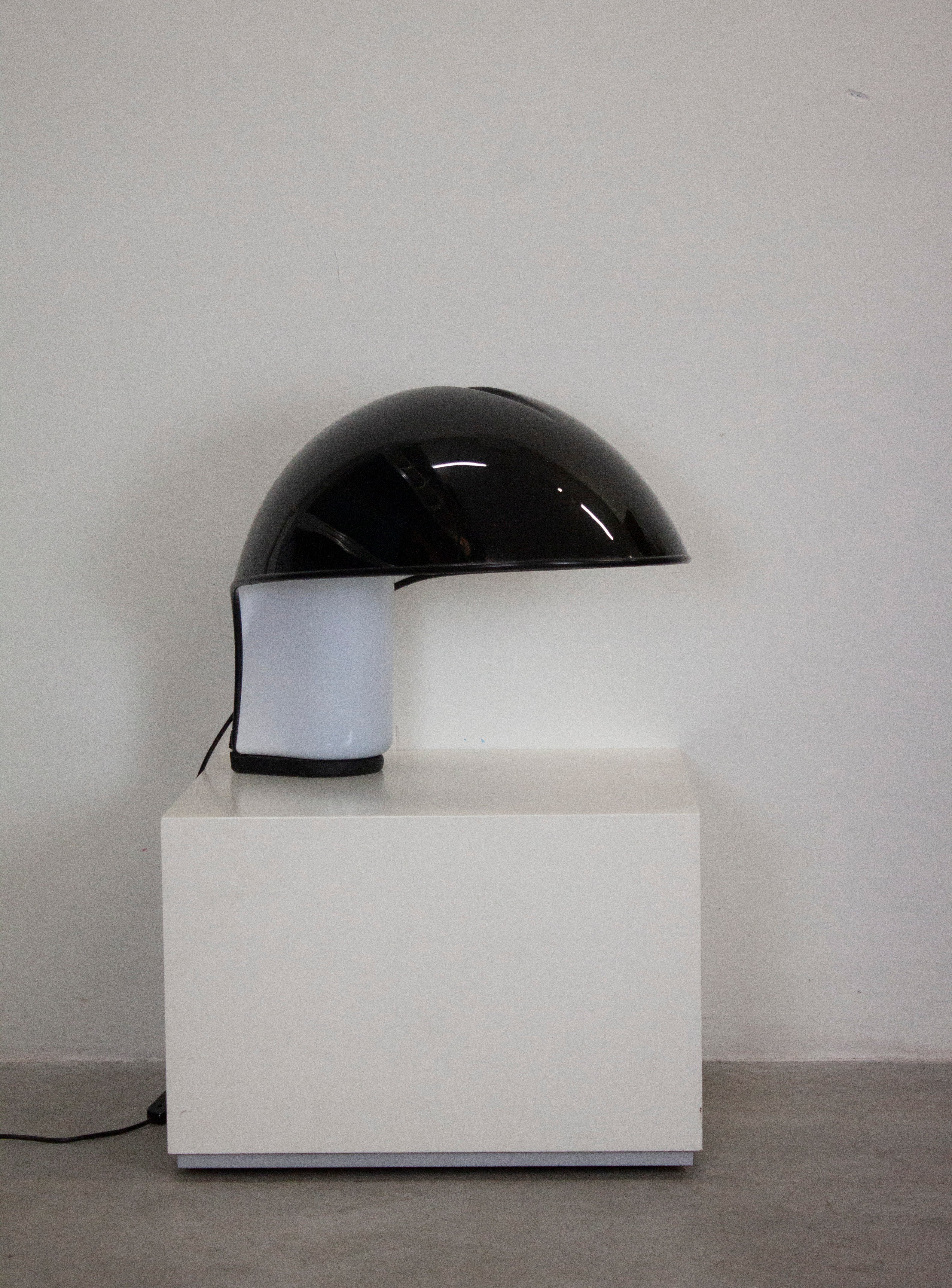 Harvey Guzzini Albanella Table Lamp by Sergio Brazzoli & Ermanno Lampa (Black) - Image 5