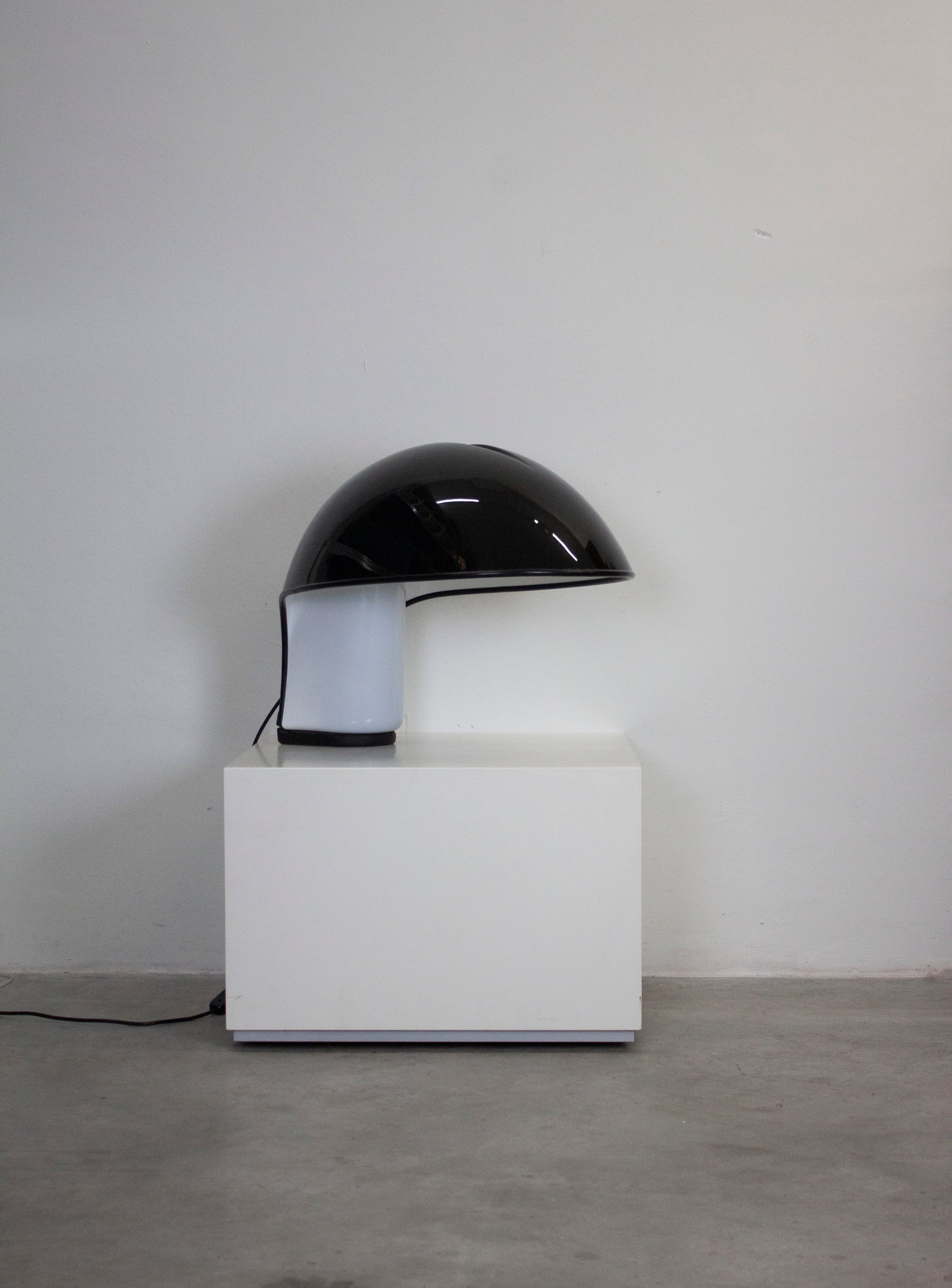 Harvey Guzzini Albanella Table Lamp by Sergio Brazzoli & Ermanno Lampa (Black) - Image 7