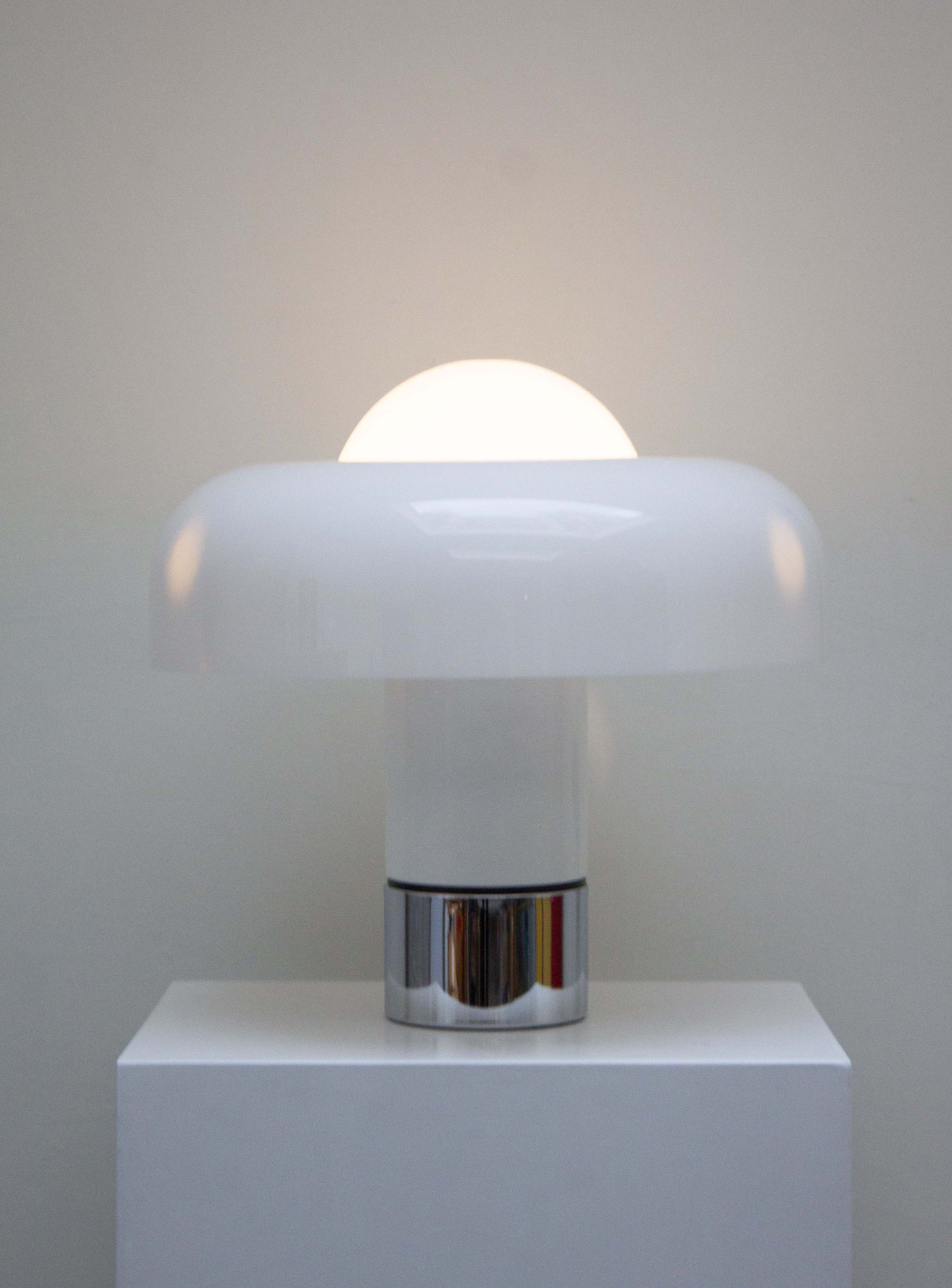 Harvey Guzzini Brumbry Desk Lamp by Luigi Massoni (White) - Image 16