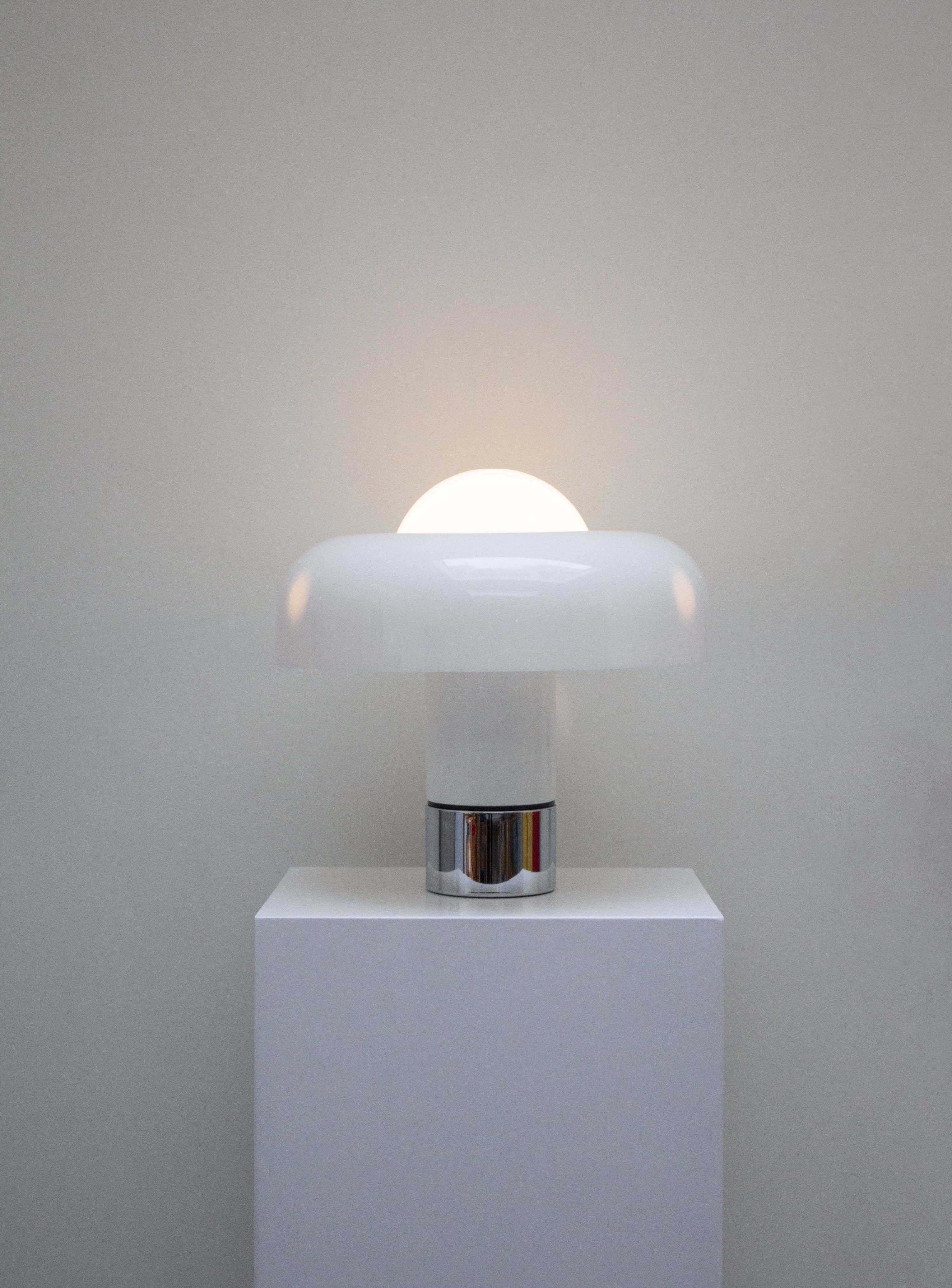 Harvey Guzzini Brumbry Desk Lamp by Luigi Massoni (White) - Image 17