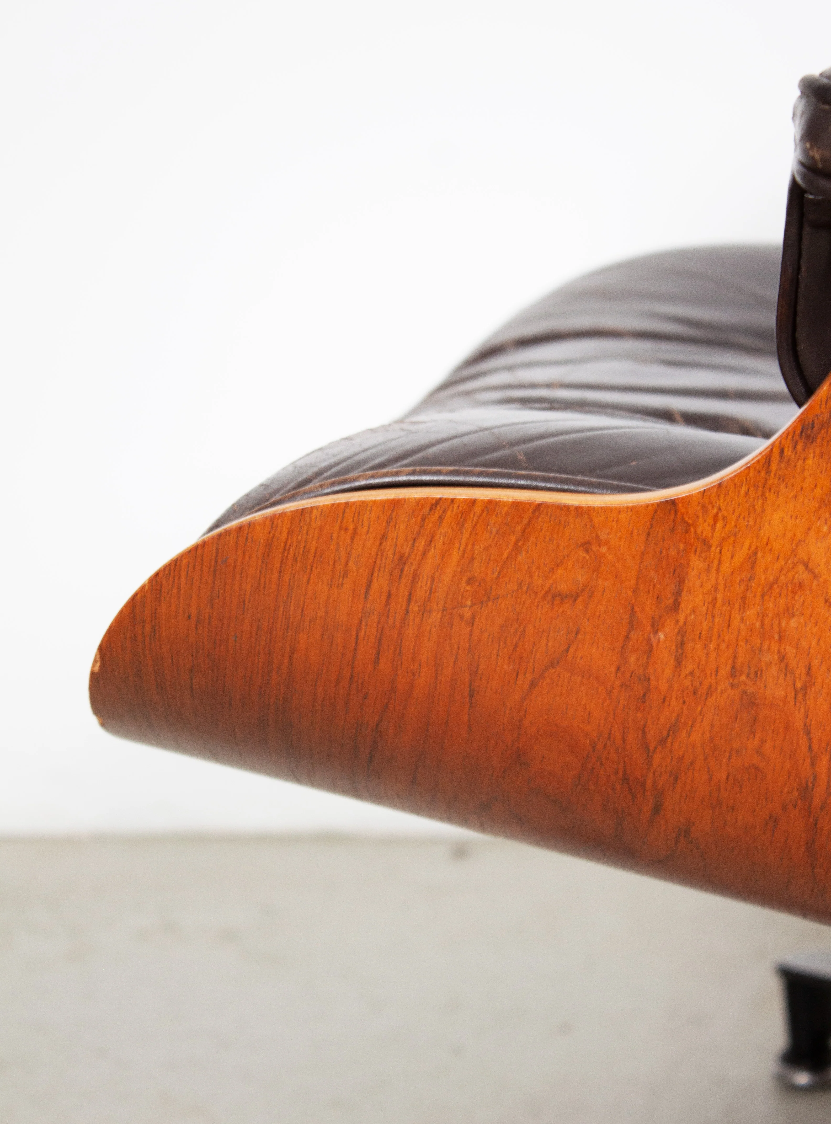 Herman Miller Eames Lounge Chair by Charles and Ray Eames - Image 12