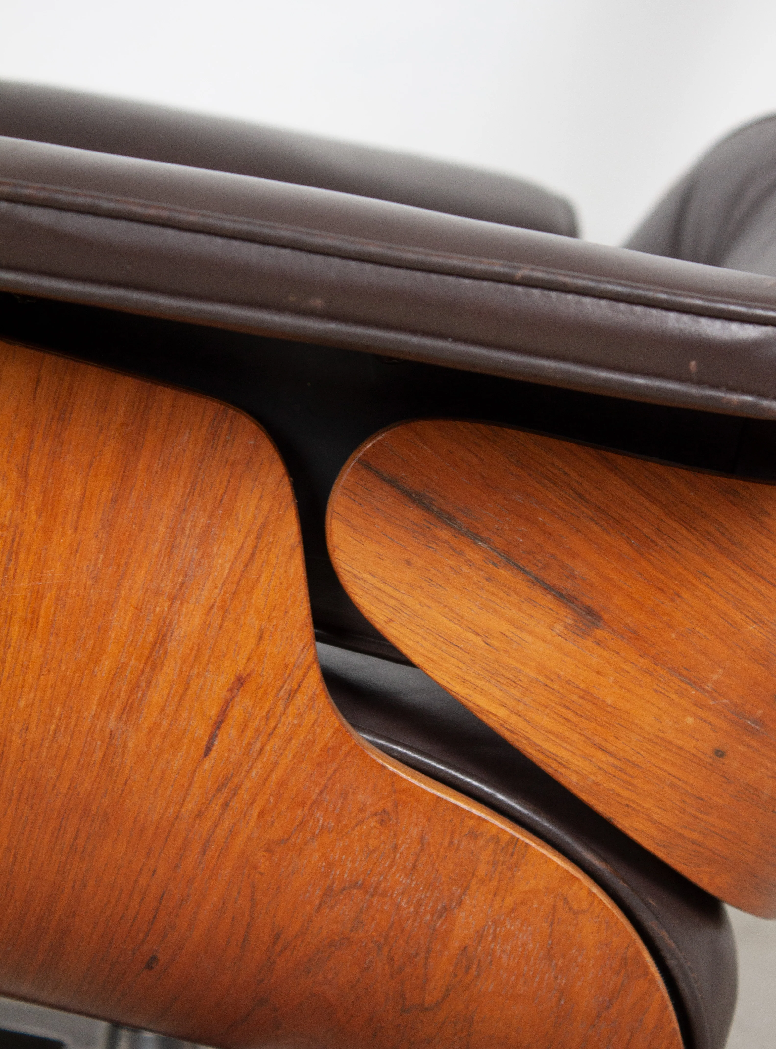 Herman Miller Eames Lounge Chair by Charles and Ray Eames - Image 14