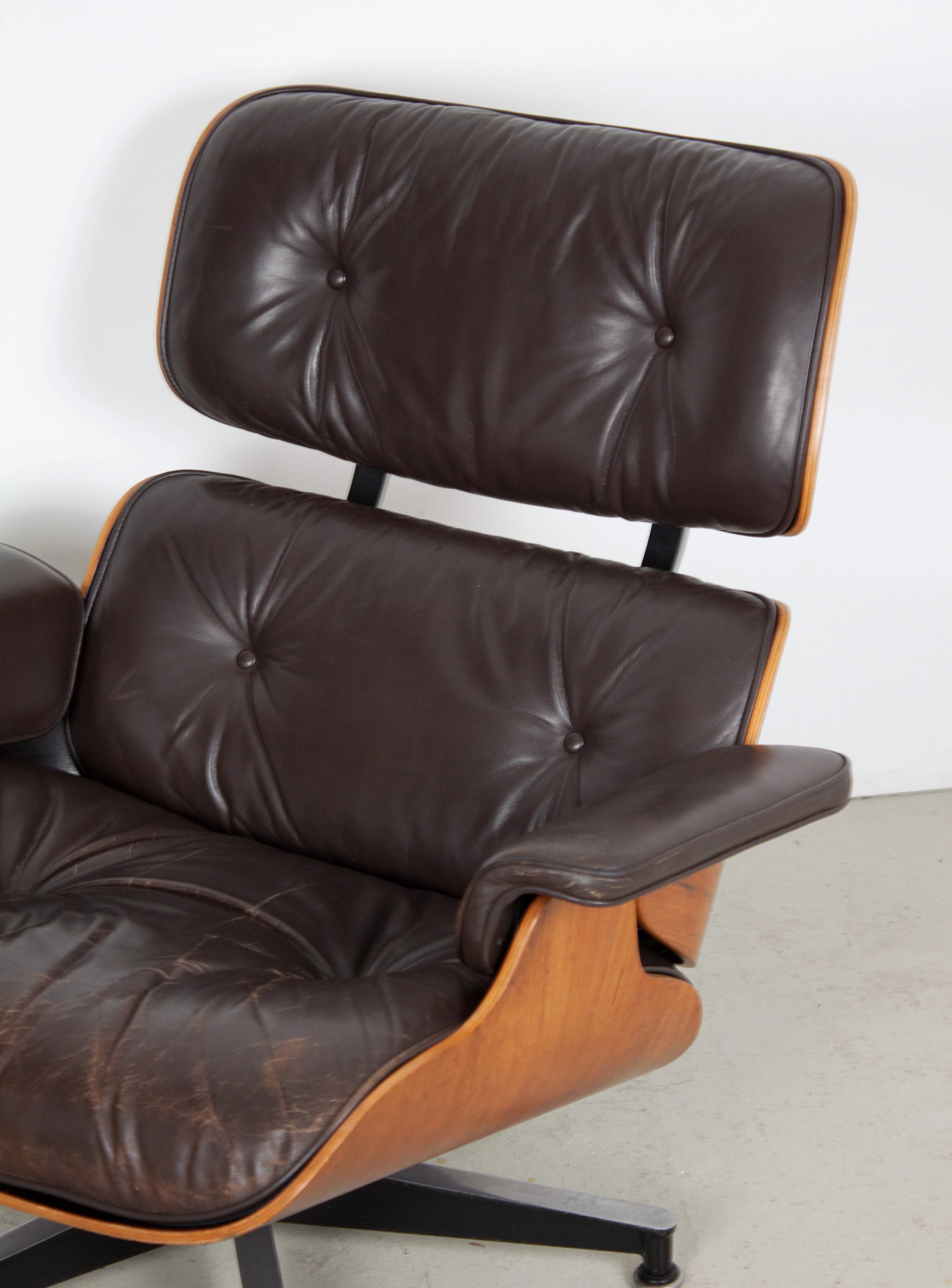 Herman Miller Eames Lounge Chair by Charles and Ray Eames - Image 16