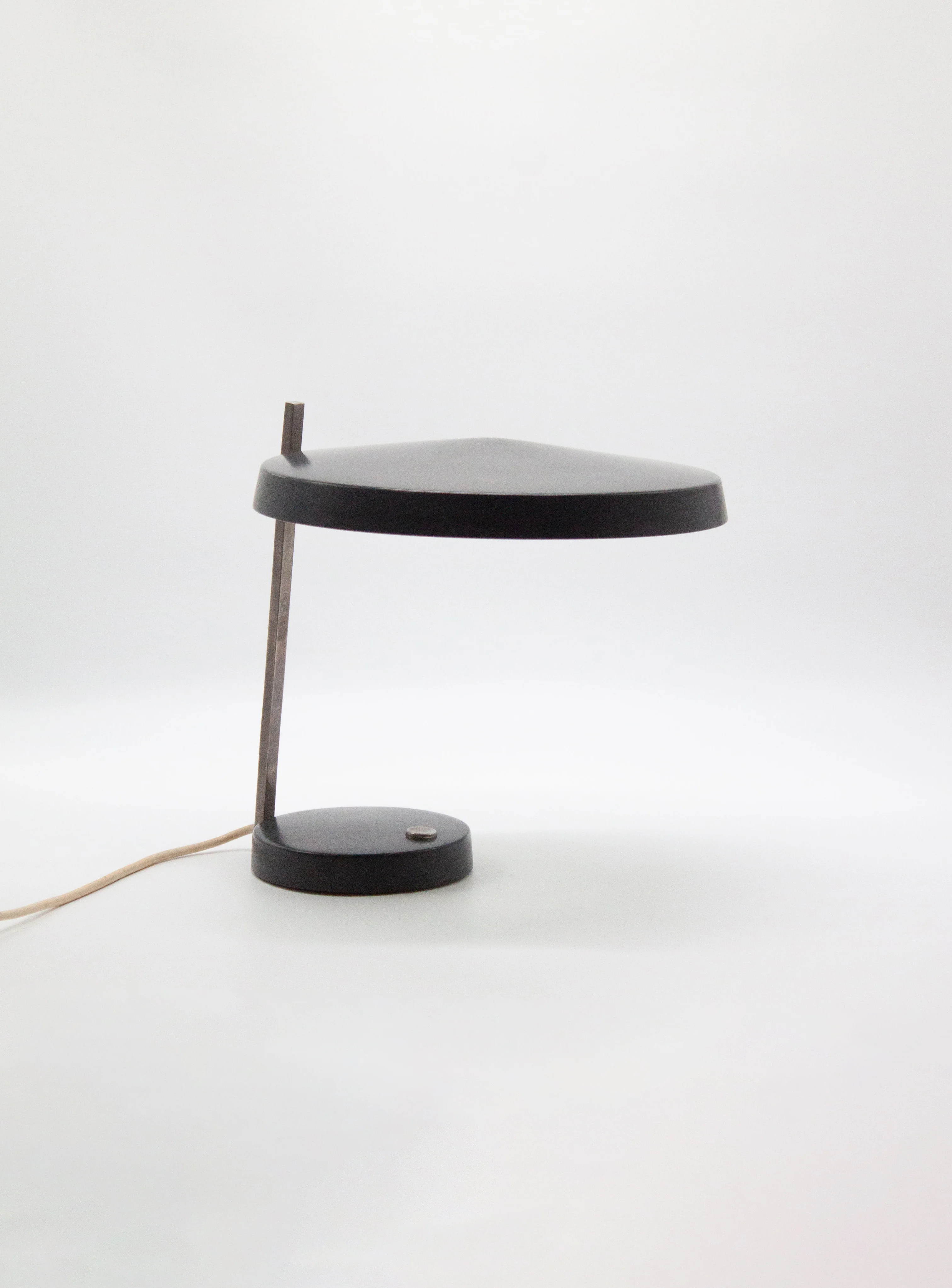 Hillebrand Oslo Table Lamp by Heinz Pfaender (Black)