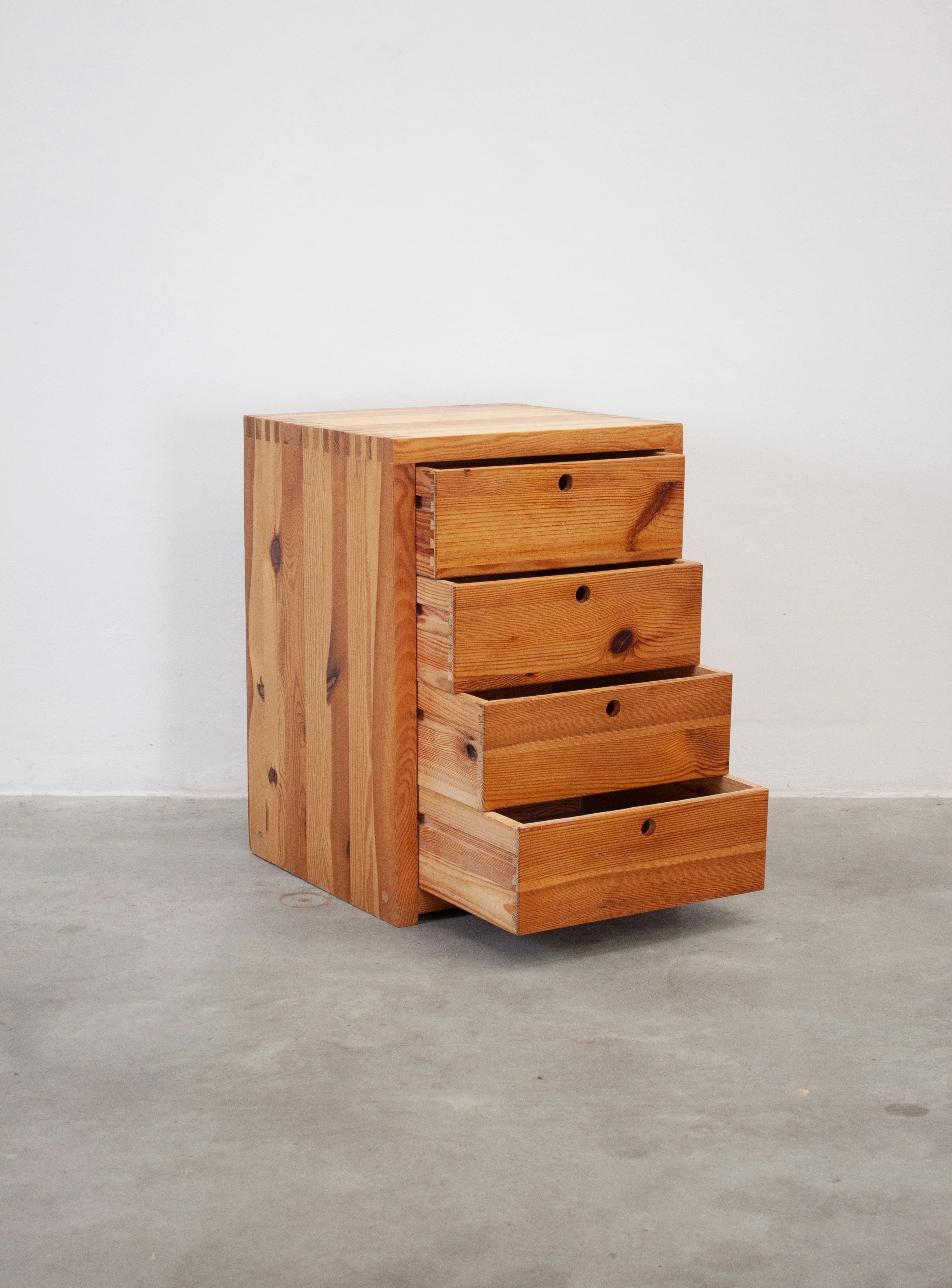 Houtwerk Hattem Pine Chest of Drawers by Ate van Apeldoorn