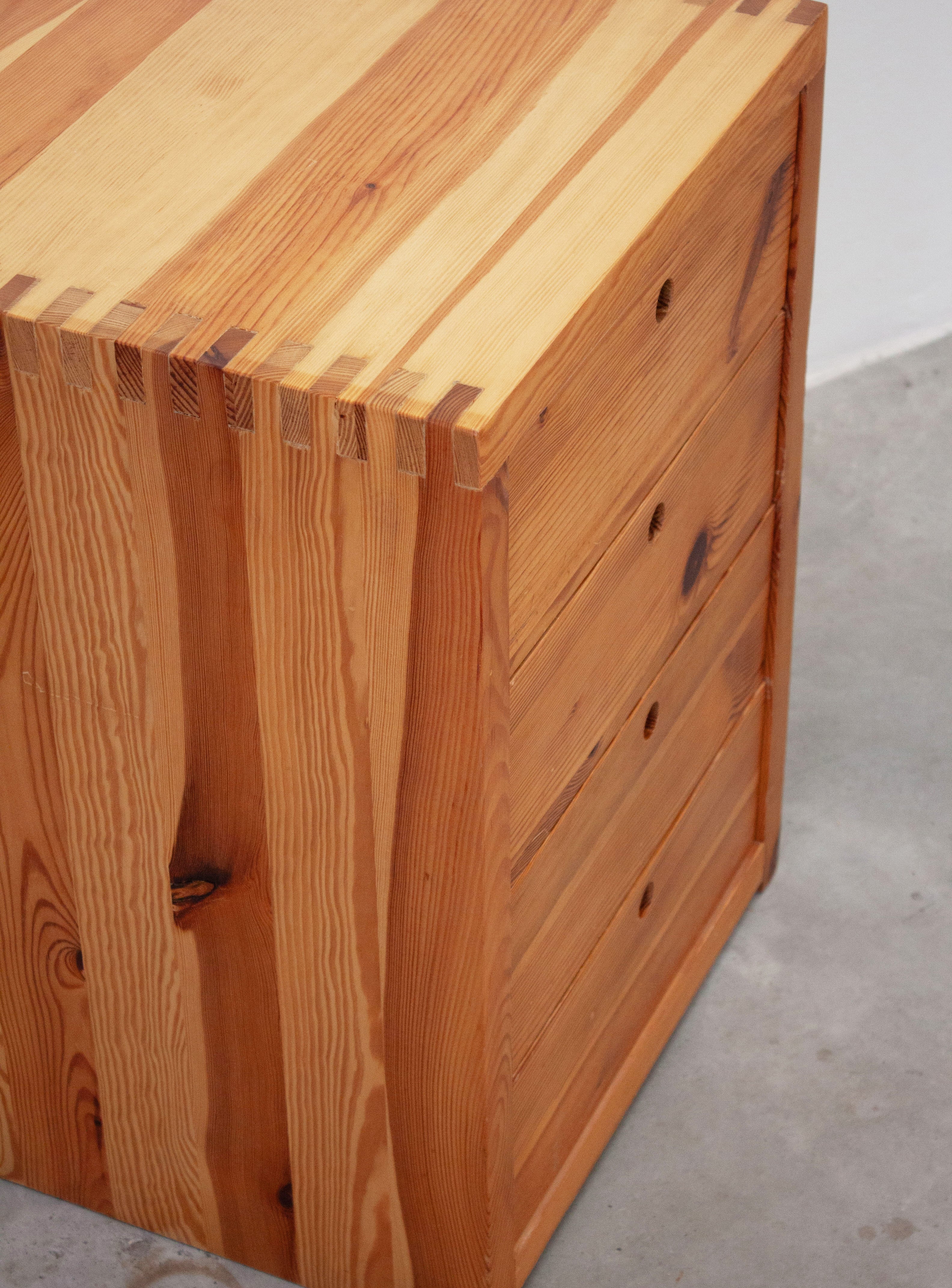 Houtwerk Hattem Pine Chest of Drawers by Ate van Apeldoorn - Image 15