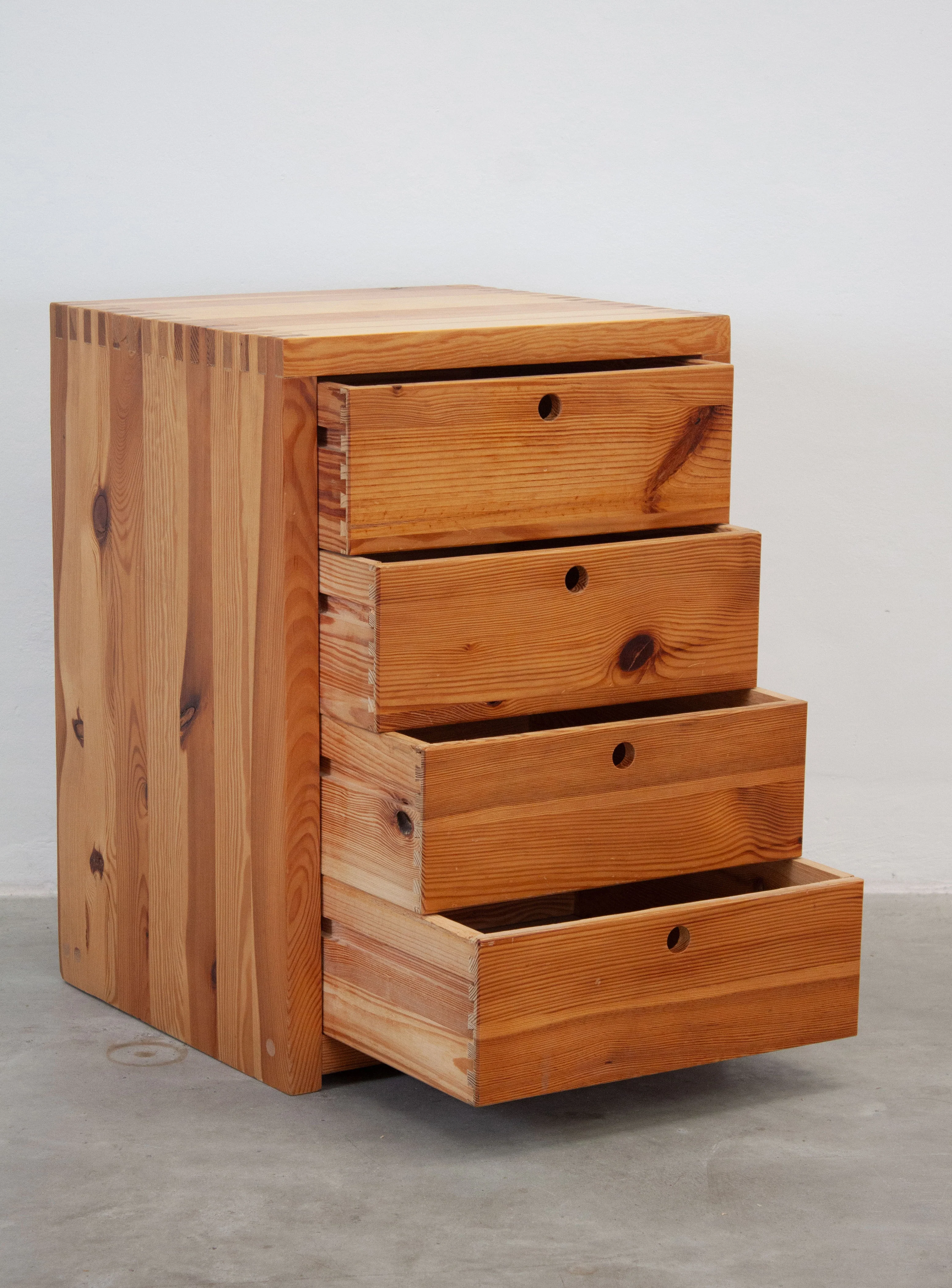 Houtwerk Hattem Pine Chest of Drawers by Ate van Apeldoorn - Image 9