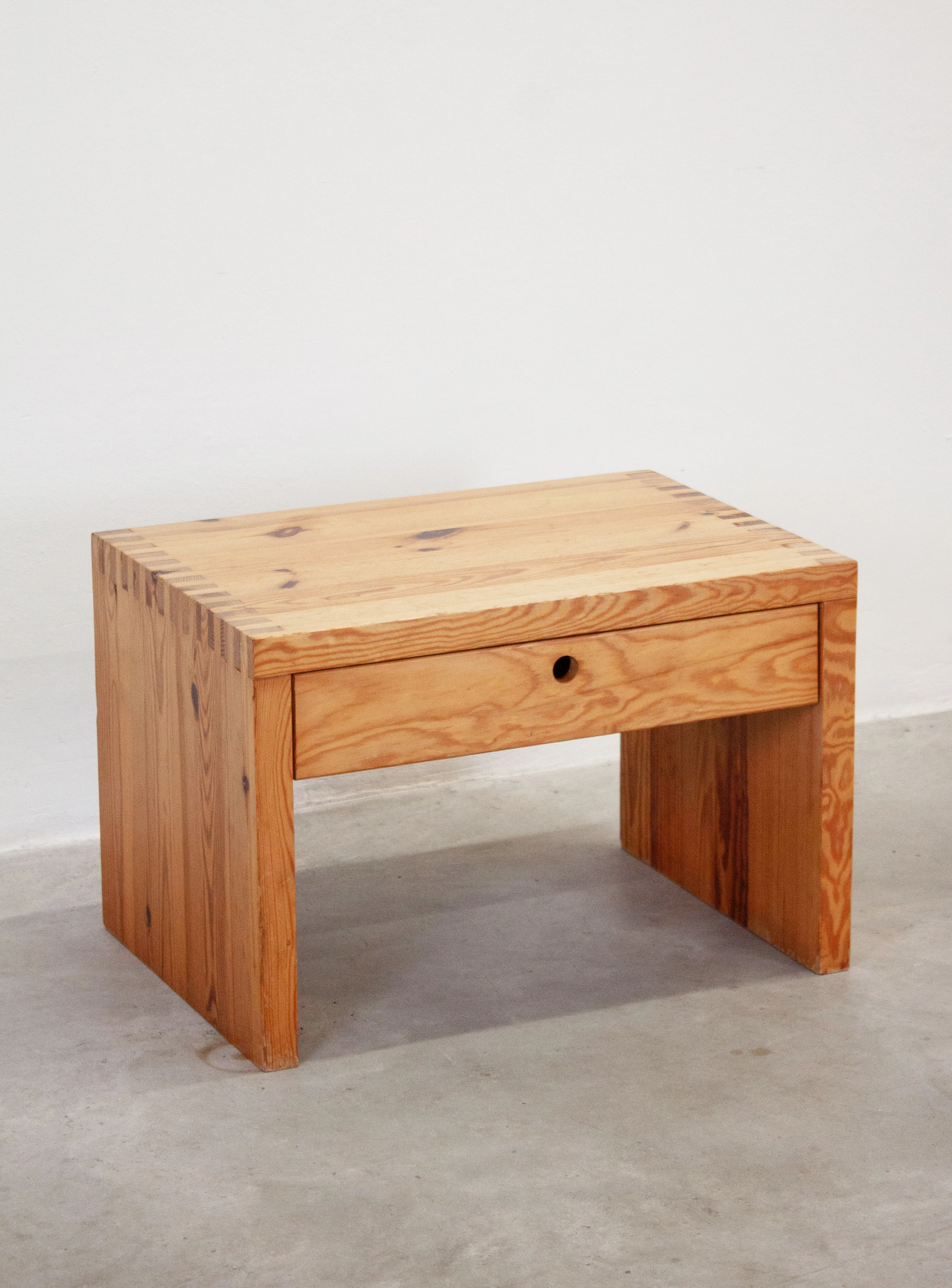 Houtwerk Hattem Pine Nightstand or Side Table by Ate van Apeldoorn - Image 10