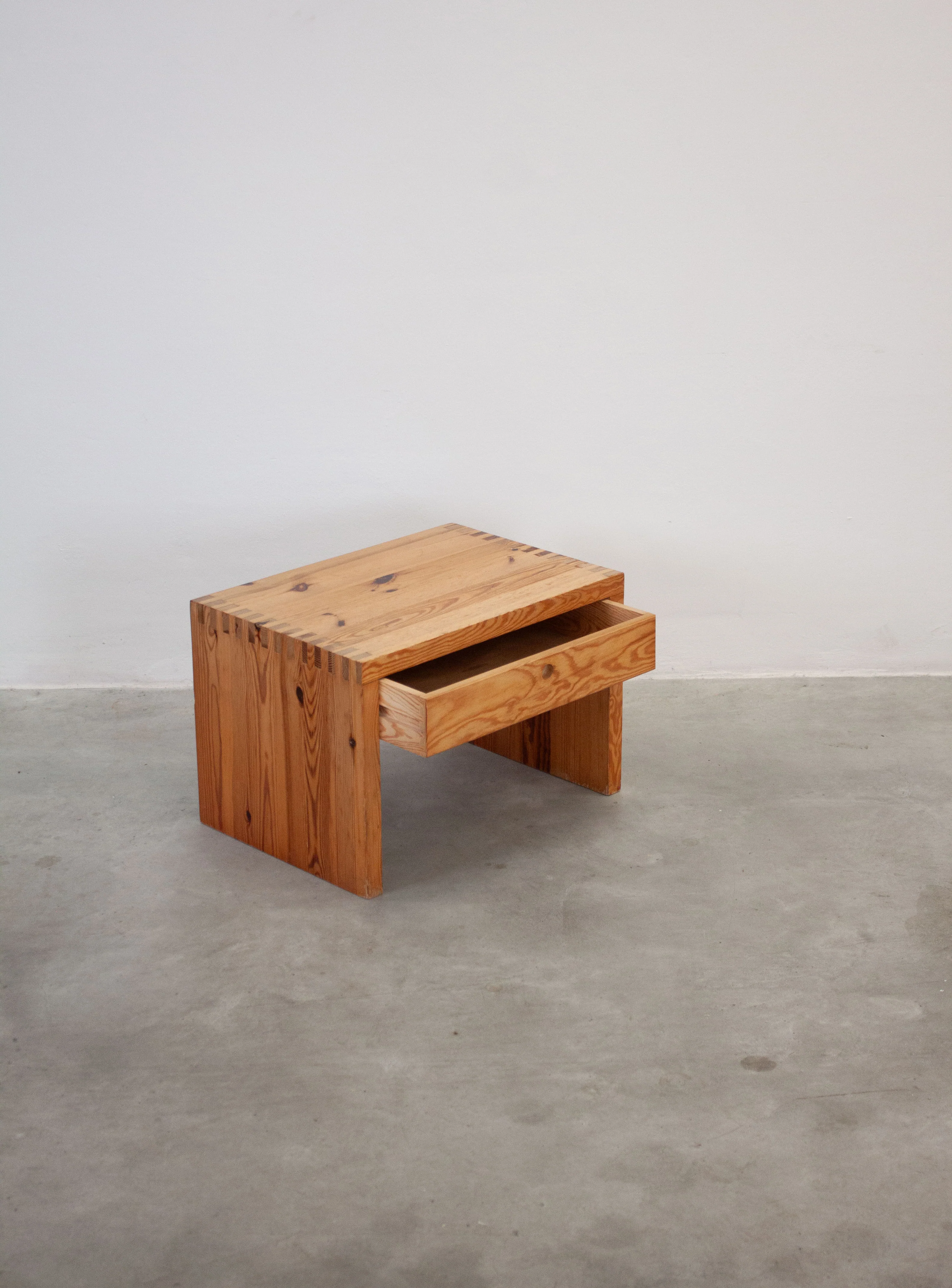 Houtwerk Hattem Pine Nightstand or Side Table by Ate van Apeldoorn - Image 11