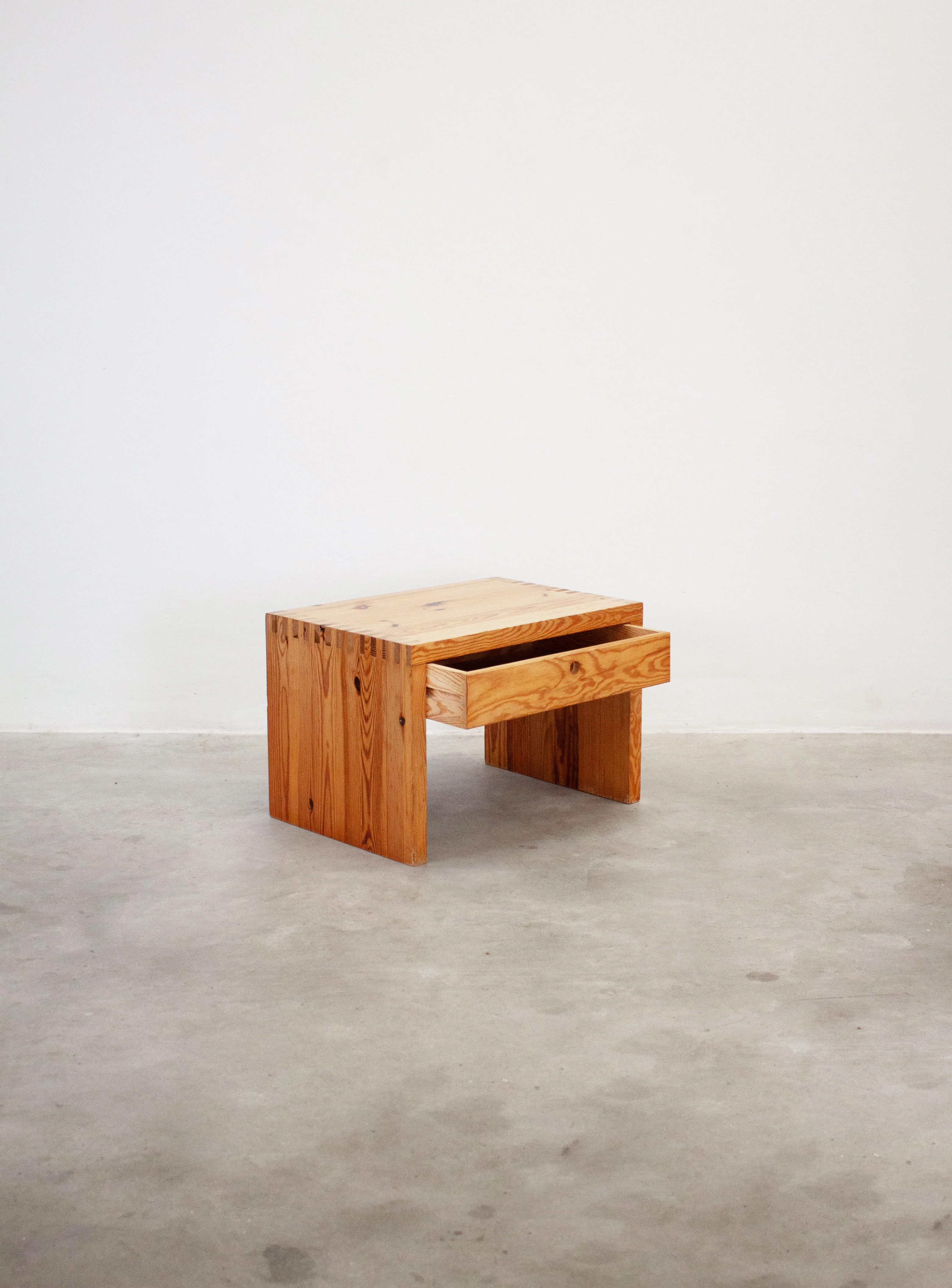 Houtwerk Hattem Pine Nightstand or Side Table by Ate van Apeldoorn - Image 12