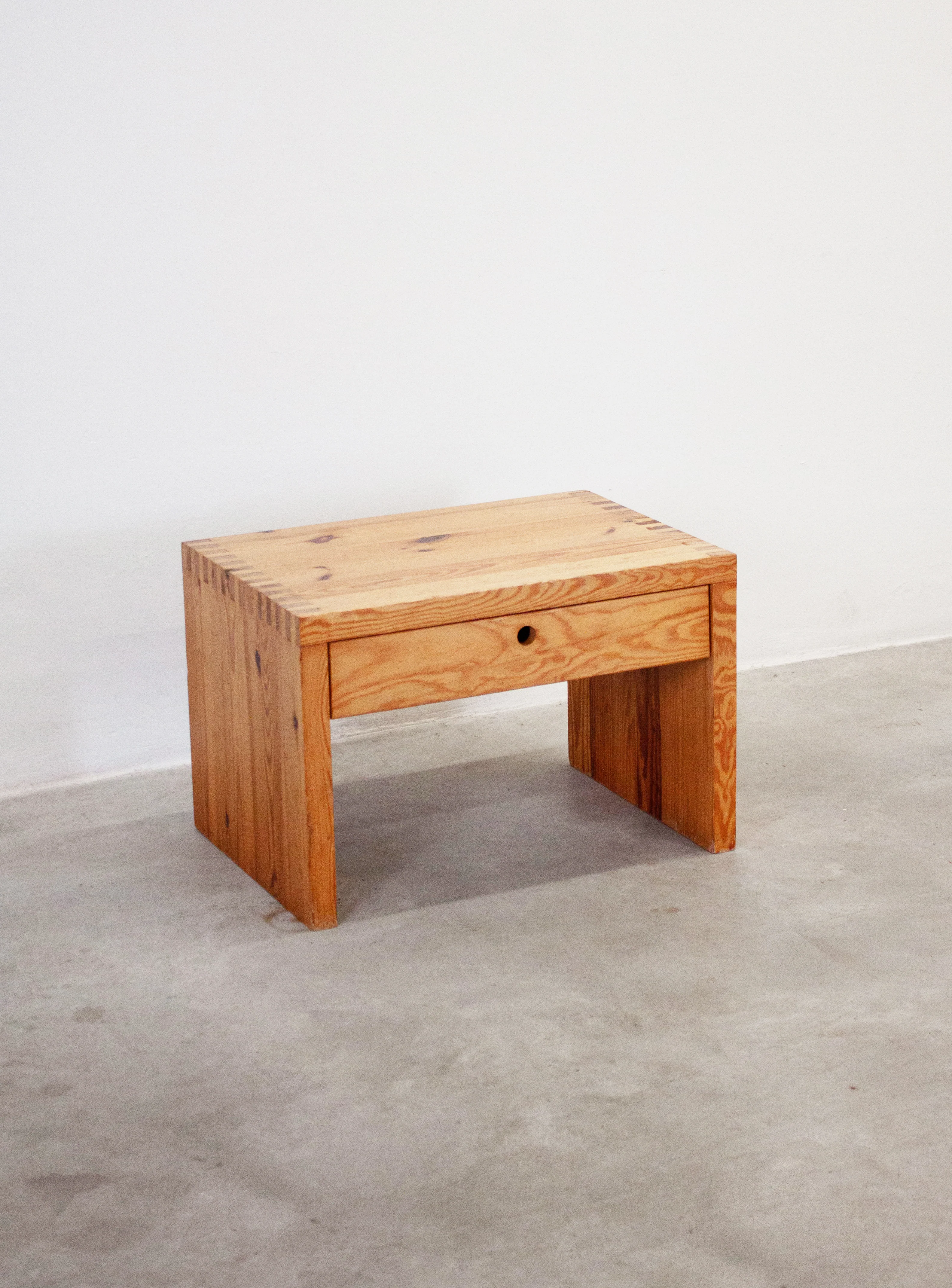 Houtwerk Hattem Pine Nightstand or Side Table by Ate van Apeldoorn - Image 9