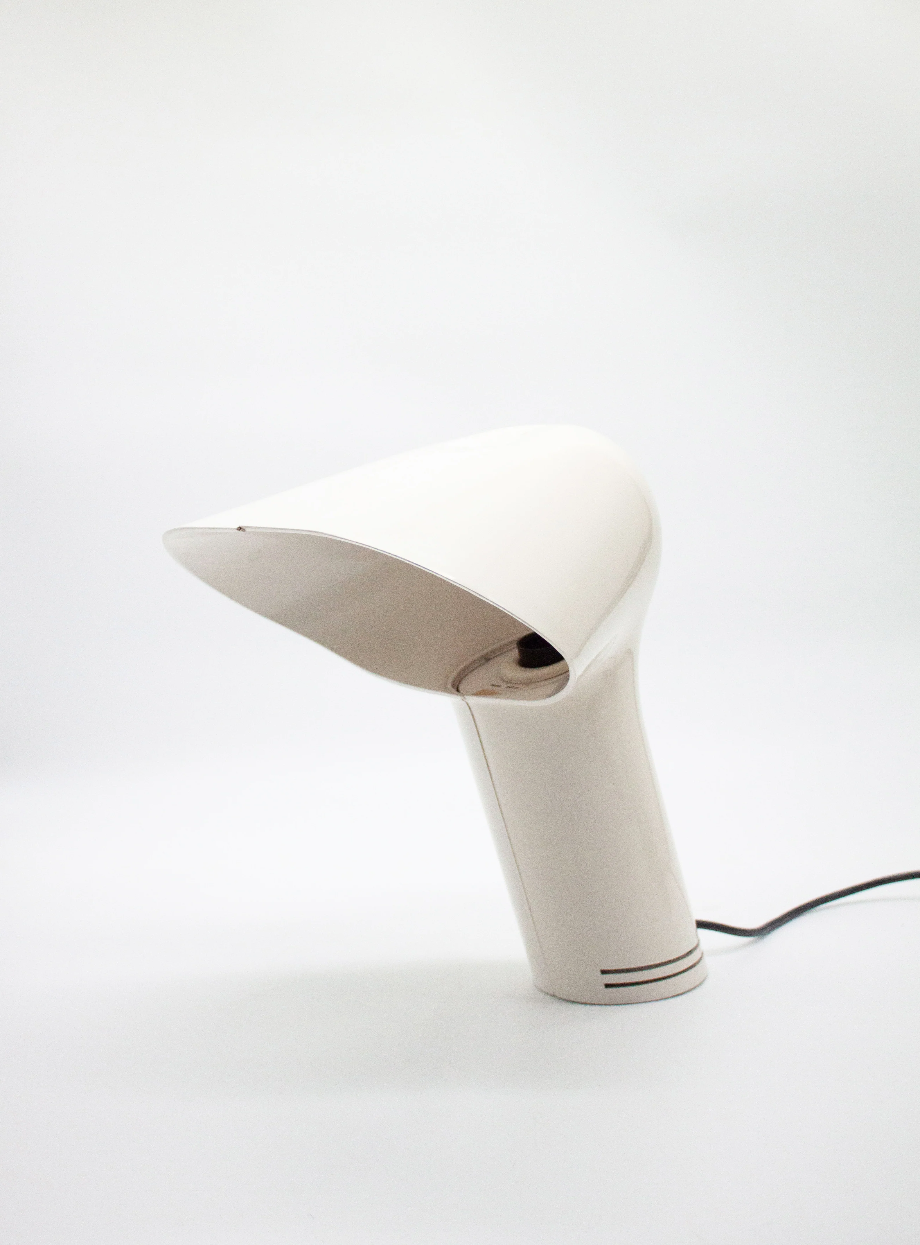 iGuzzini Sorella Desk Lamp by Harvey Guzzini - Image 4