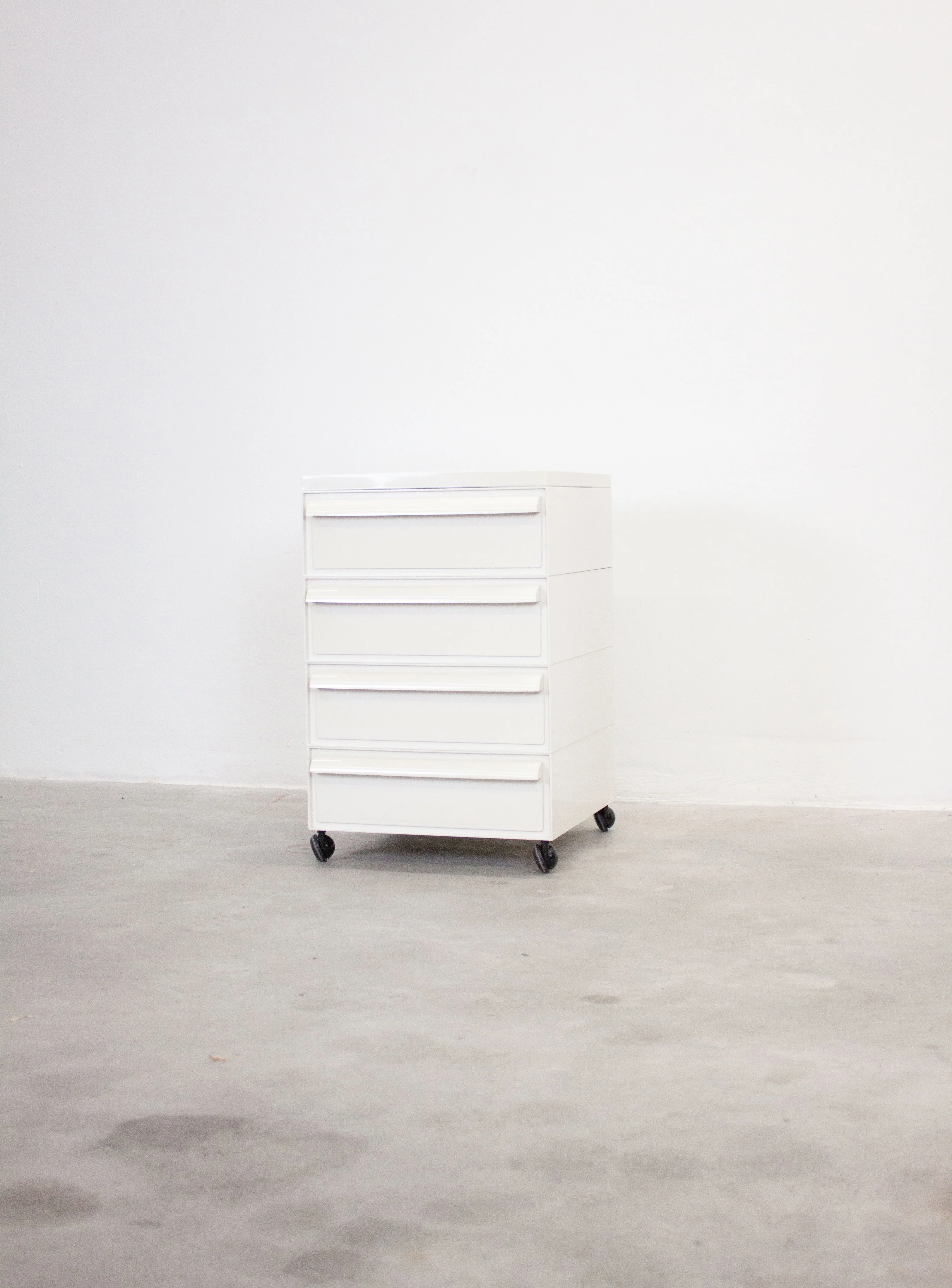 Kartell Chest of Drawers by Simon Fussell (Off-White)