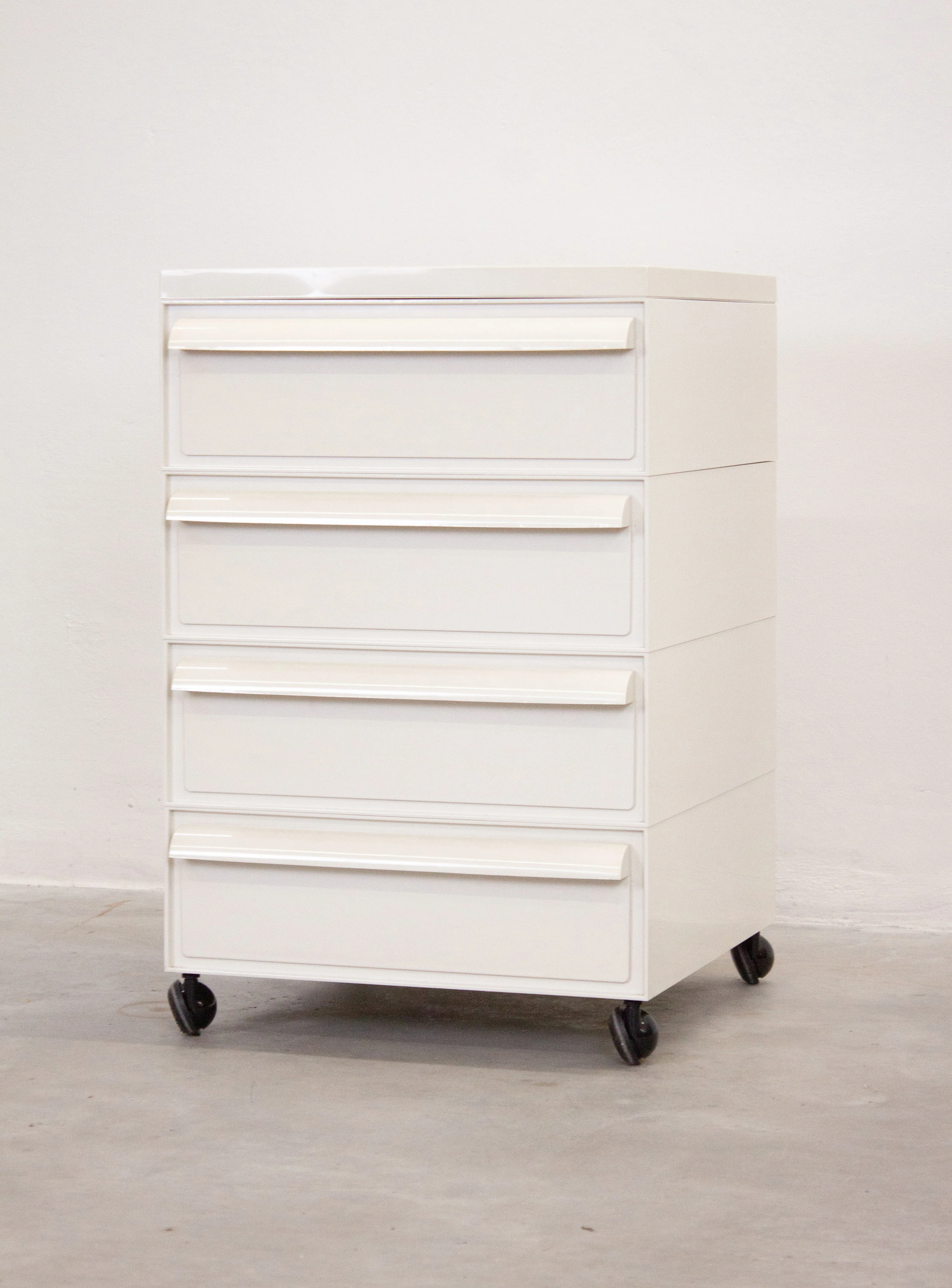 Kartell Chest of Drawers by Simon Fussell (Off-White) - Image 4